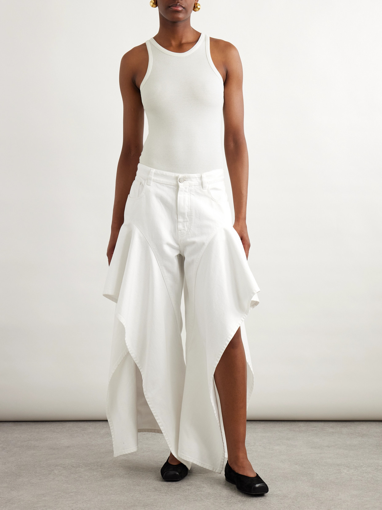 ALAÏA RUFFLED MID-RISE WIDE-LEG JEANS 