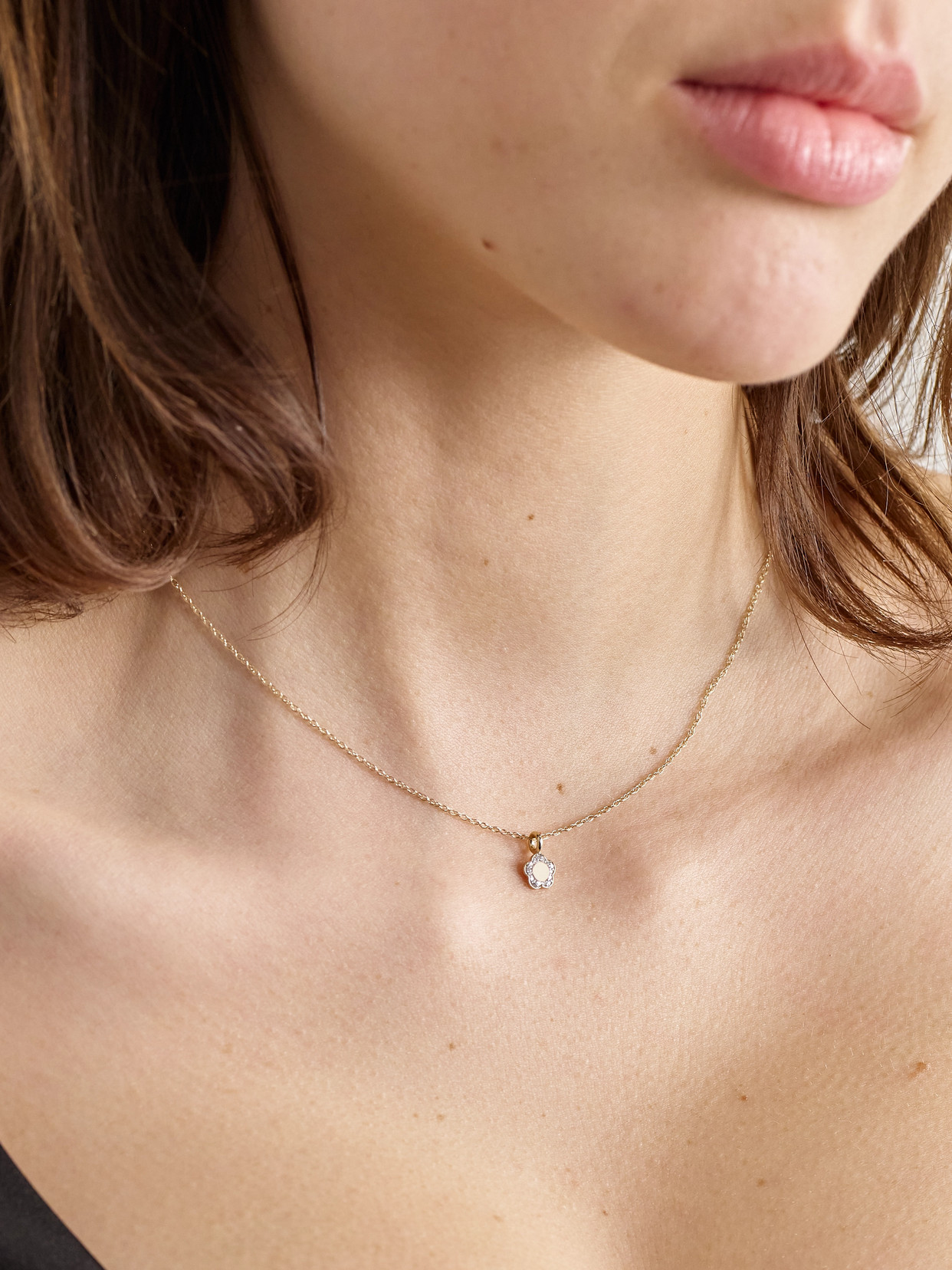 Stone And Strand Flora Mini 14-karat Gold Diamond Necklace
