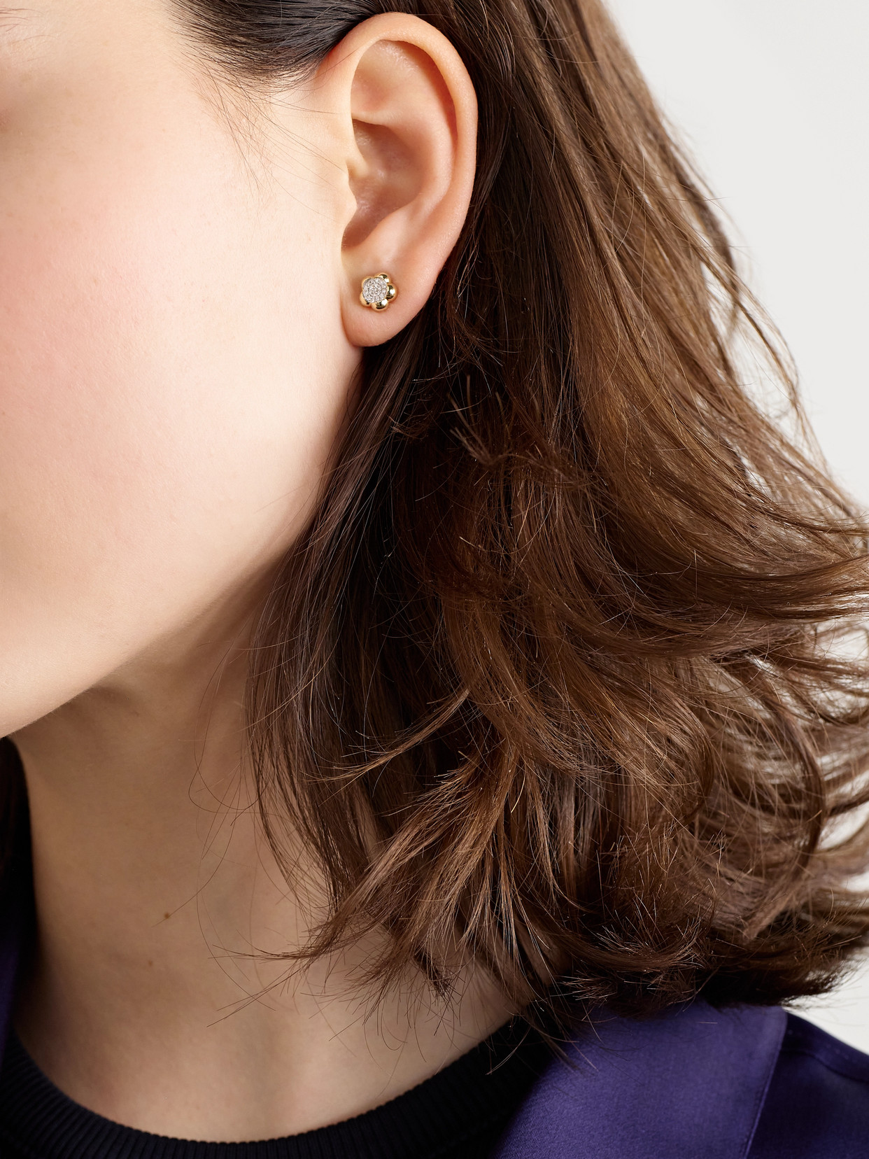 Shop Stone And Strand Crosby 10-karat Gold Diamond Earrings