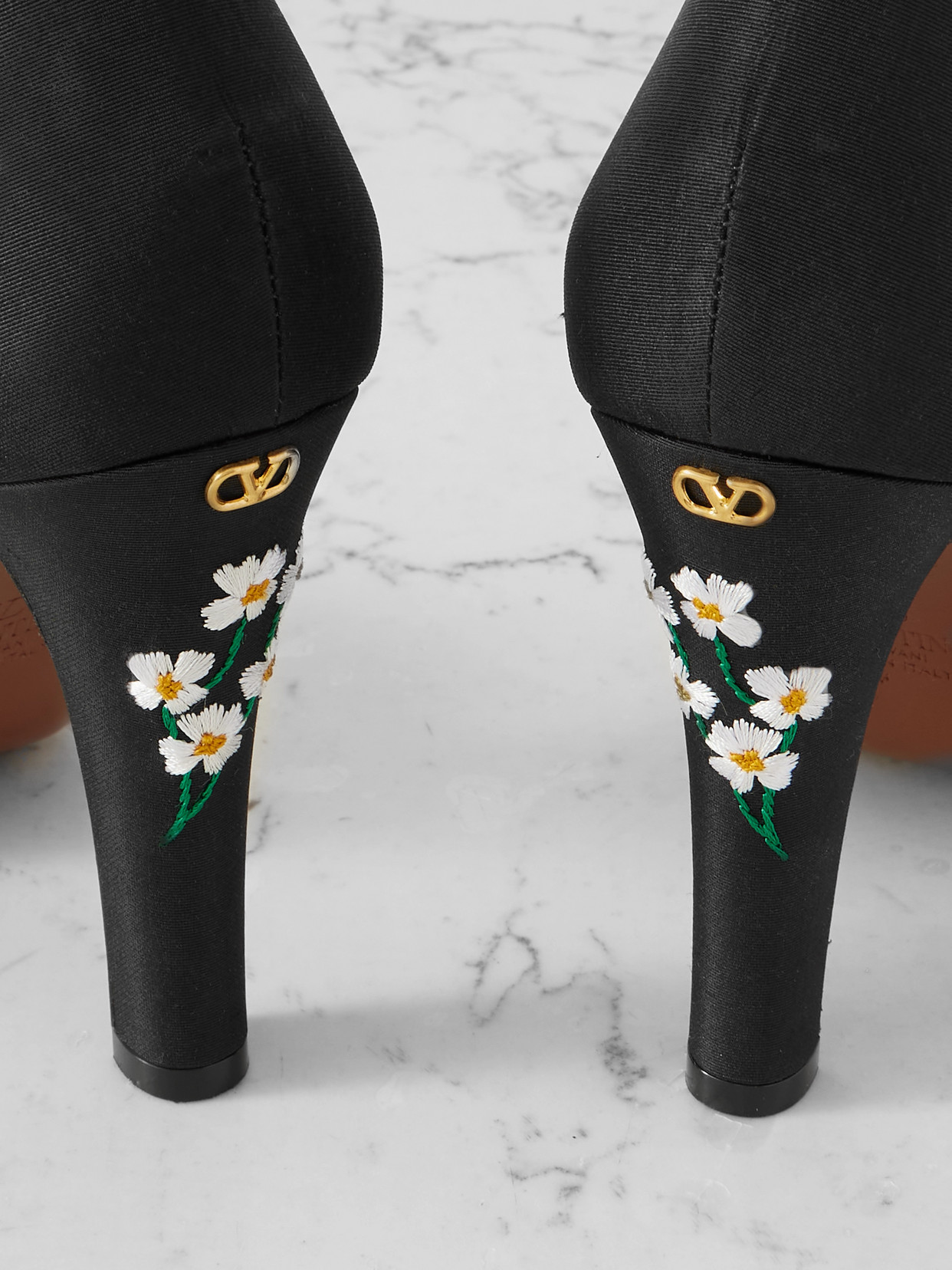 Garavani - Dolly 105 Embroidered Shantung Pumps