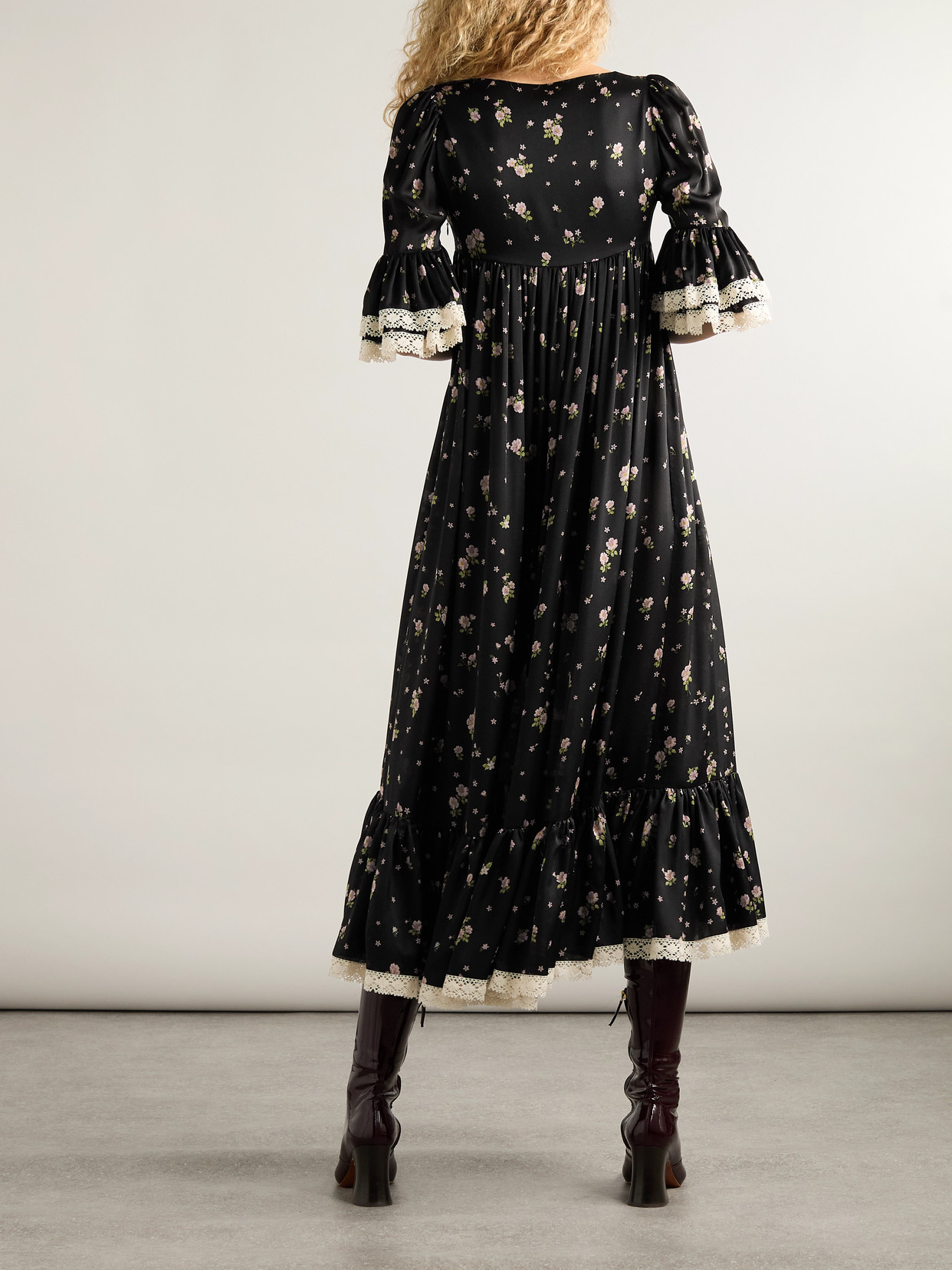 Chloé Lace-trimmed Gathered Floral-print Silk-charmeuse Midi Dress