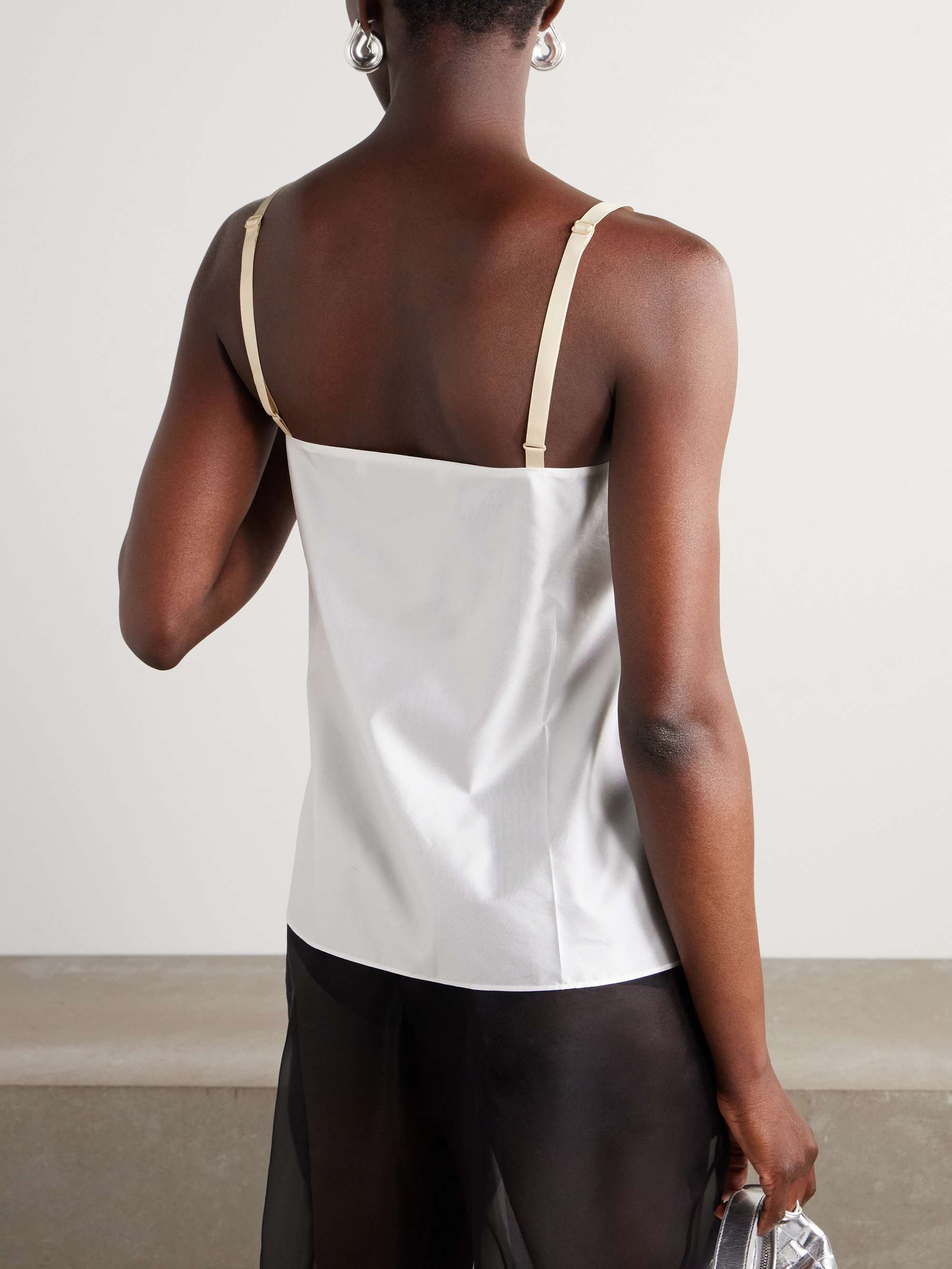 CARVEN 