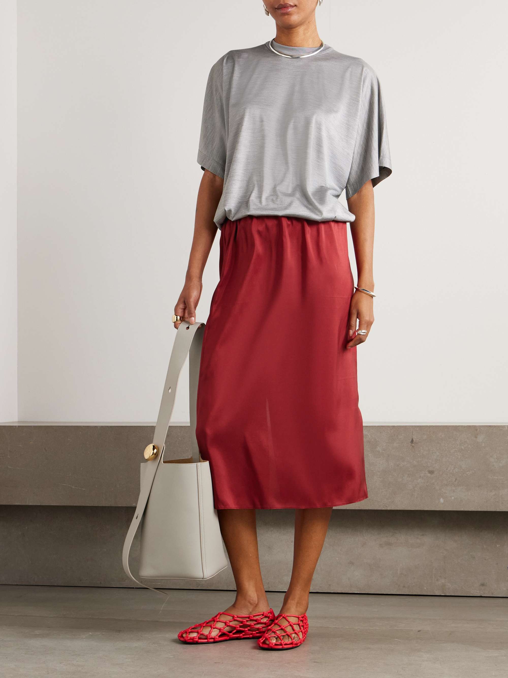 CARVEN シルクサテン ミディ丈スカート | NET-A-PORTER CARVEN シルクサテン ミディ丈スカート | NET-A-PORTER