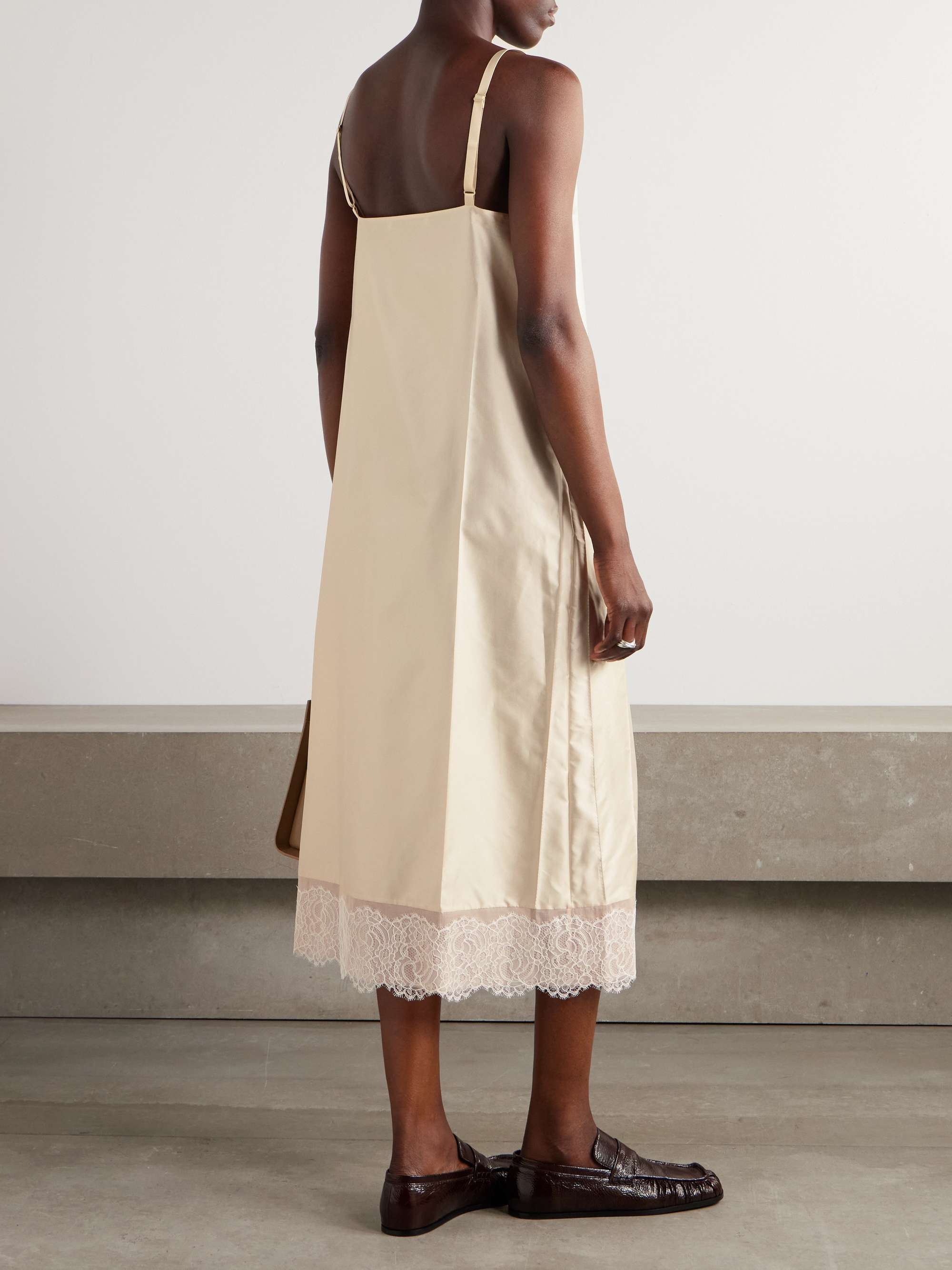 CARVEN 