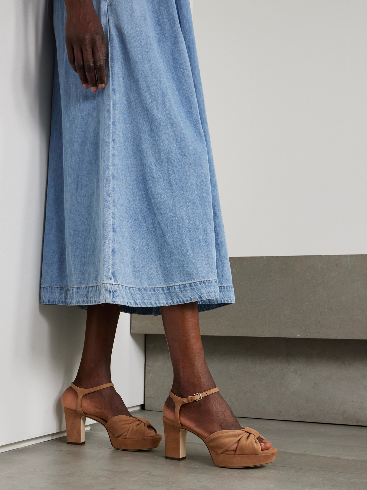 JIMMY CHOO HELOISE 80 KNOTTED SUEDE PLATFORM SANDALS