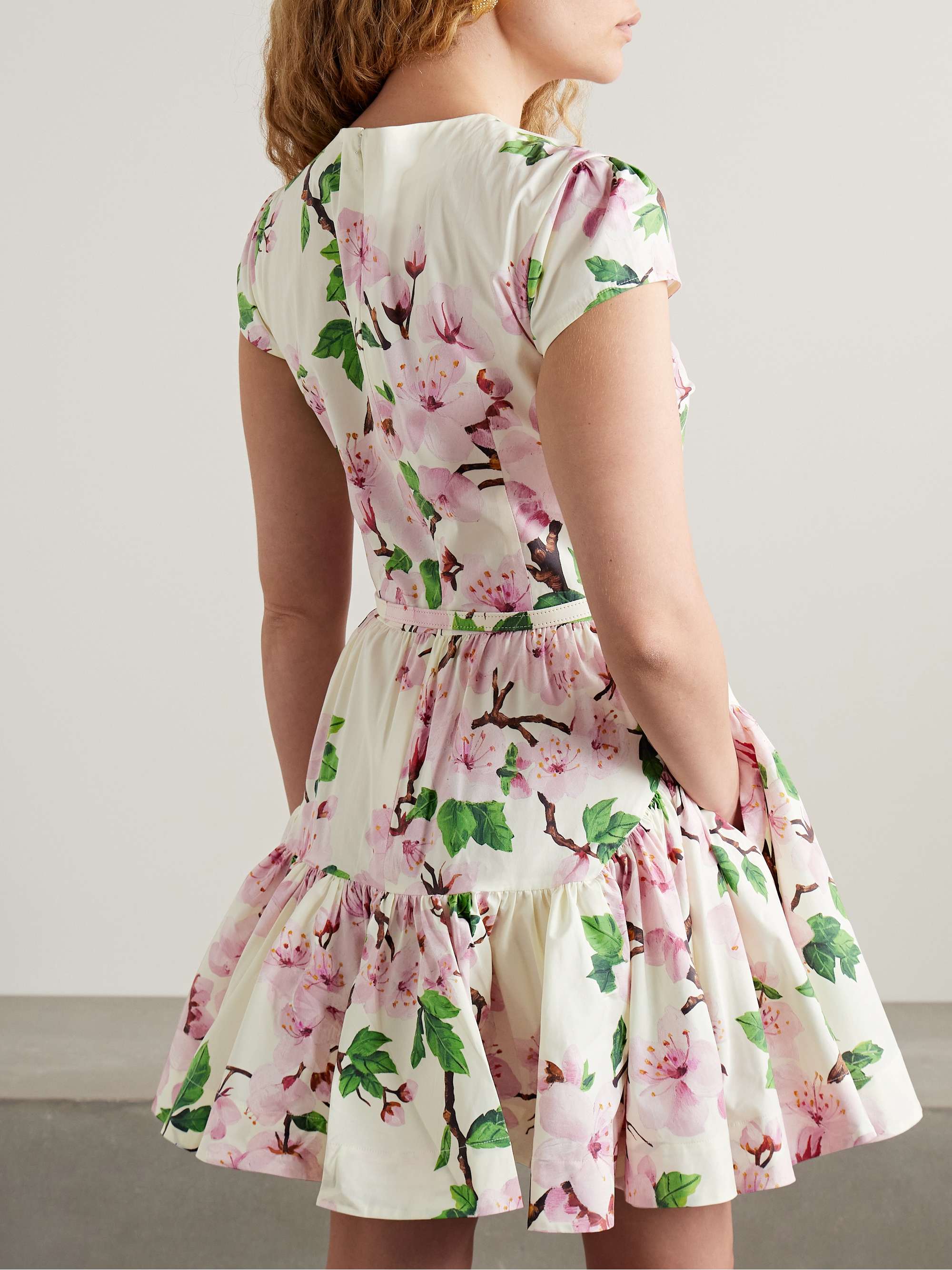 OSCAR DE LA RENTA 