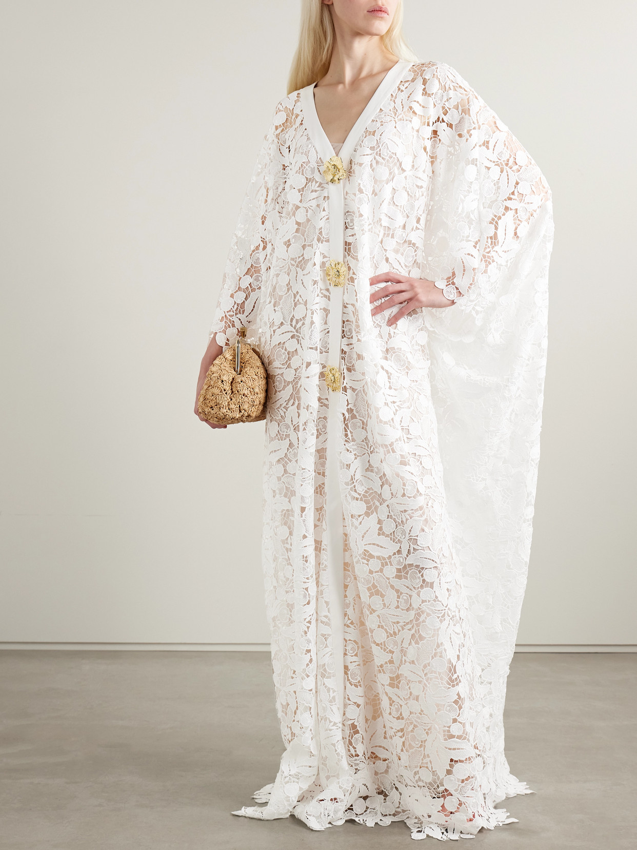 Oscar De La Renta Embellished Guipure Lace Gown