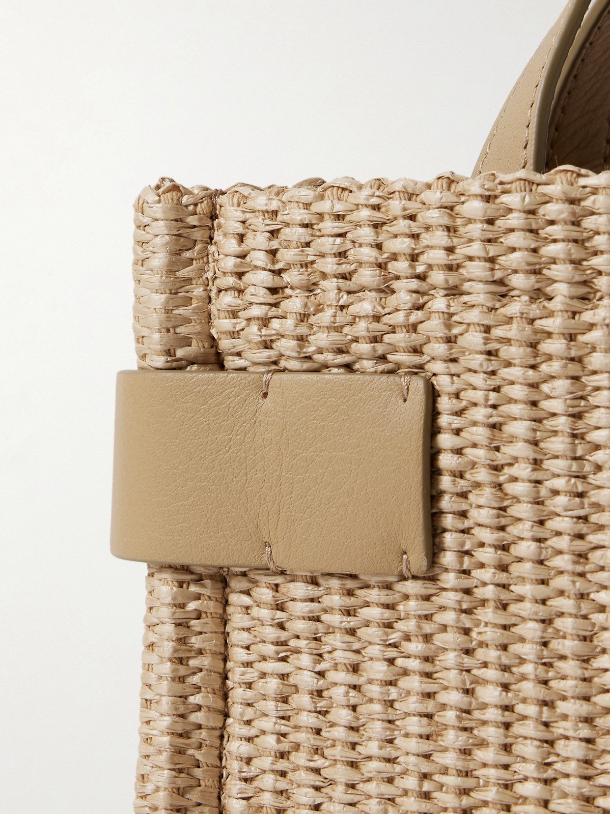BRUNELLO CUCINELLI LEATHER-TRIMMED RAFFIA SHOULDER BAG