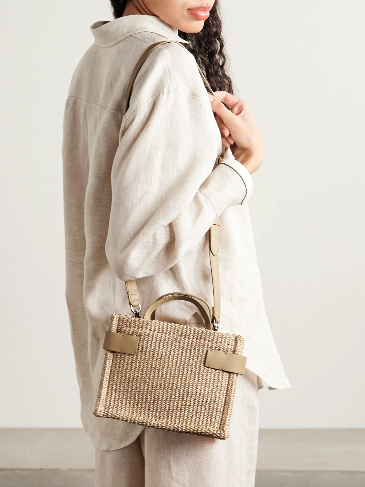 BRUNELLO CUCINELLI LEATHER-TRIMMED RAFFIA SHOULDER BAG