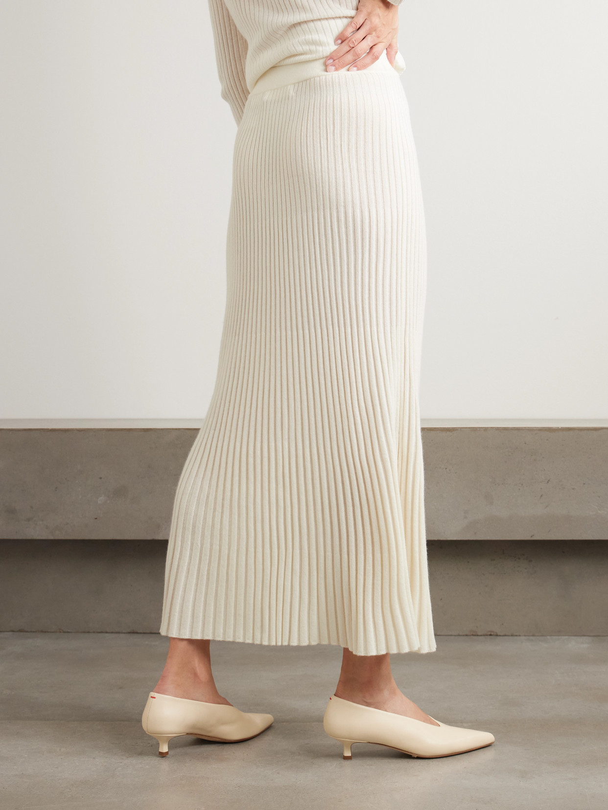 Nillie Ribbed Organic Cashmere Midi