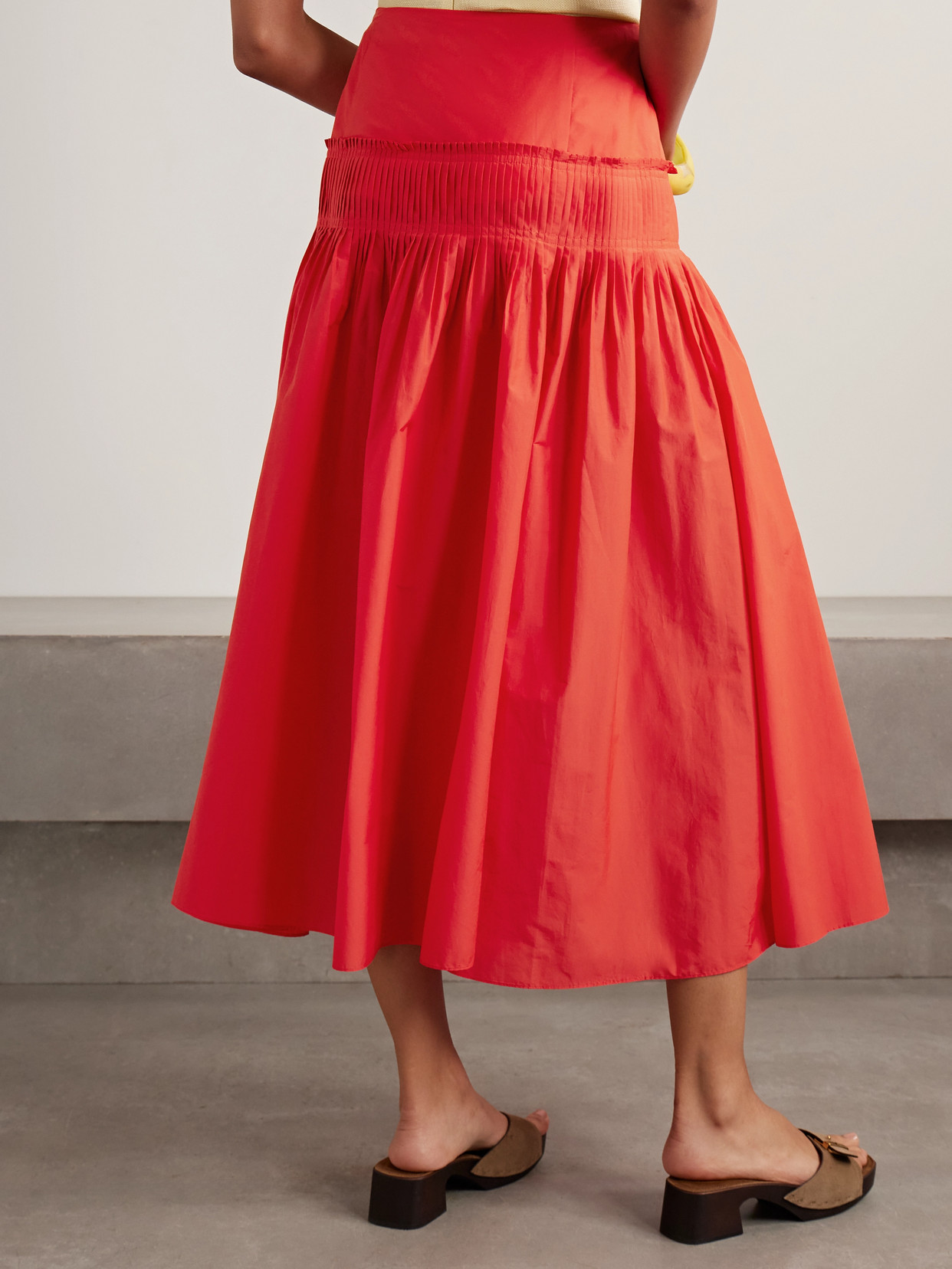 Theory Pintucked Pleated Cotton-blend Poplin Midi Skirt In Purple
