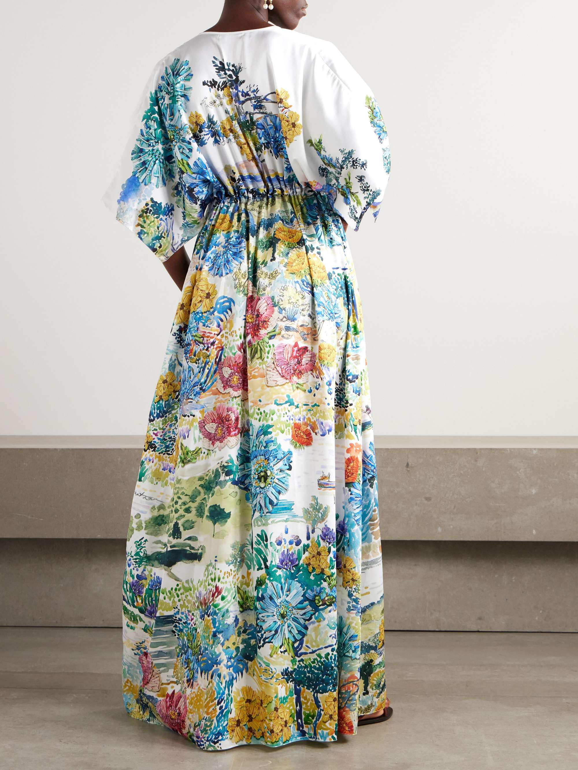 MARY KATRANTZOU 