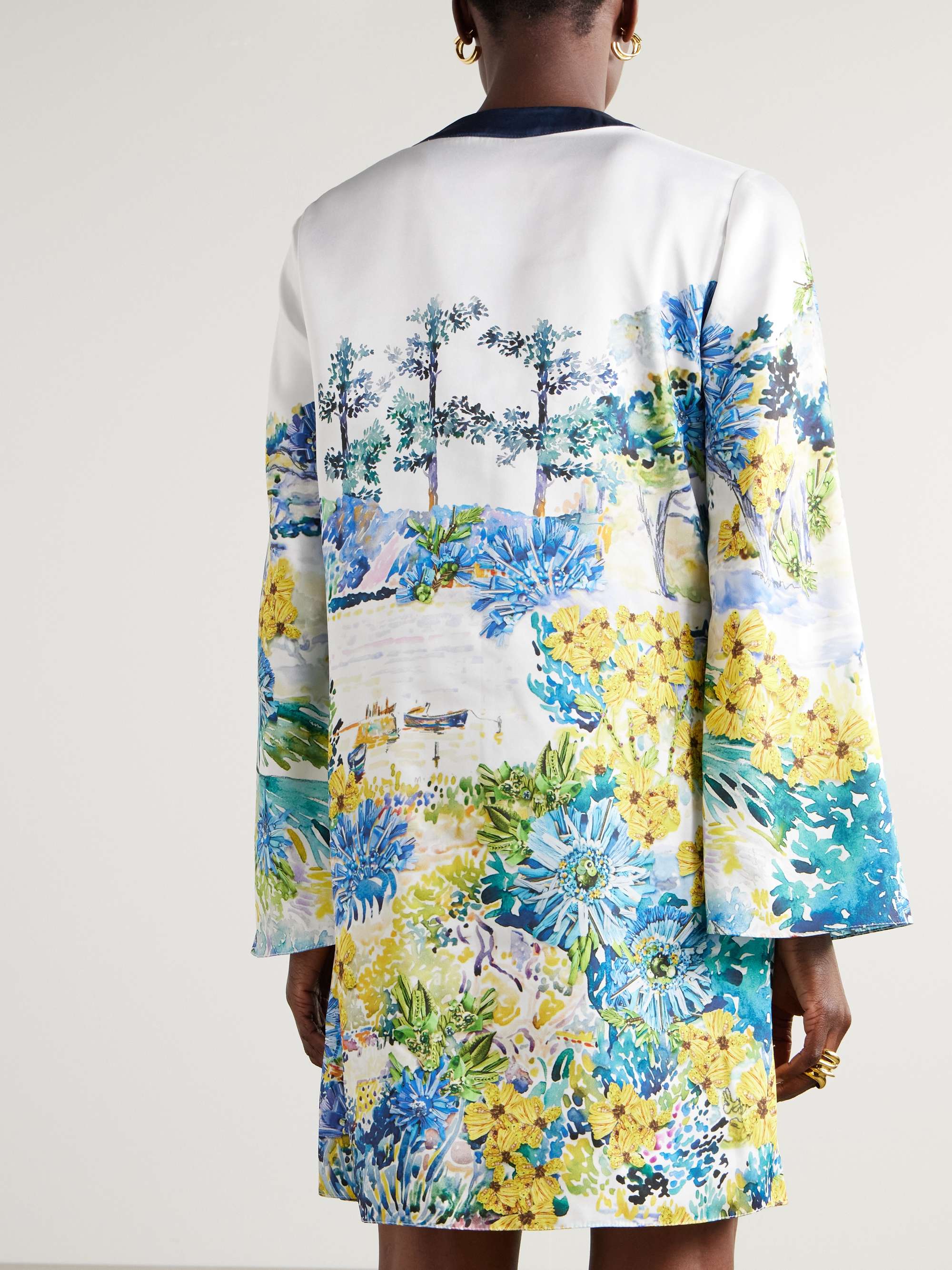 MARY KATRANTZOU 