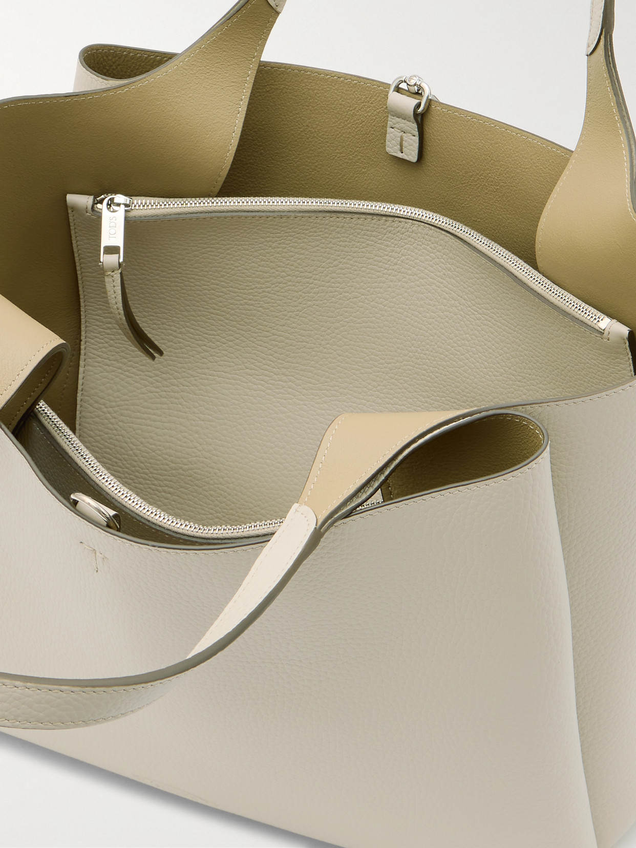 Tod's Apa 2 Manici Two-tone Leather Tote