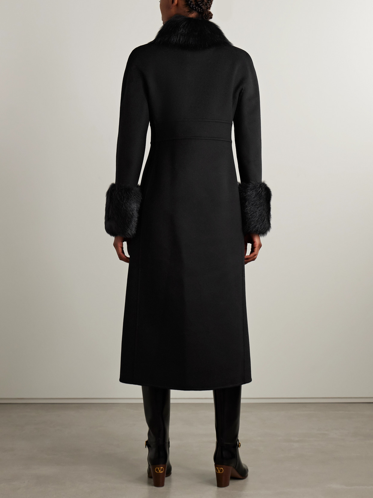 Valentino Garavani Double-breasted Virgin Wool And Cashmere Coat With Shearling Inserts In Black