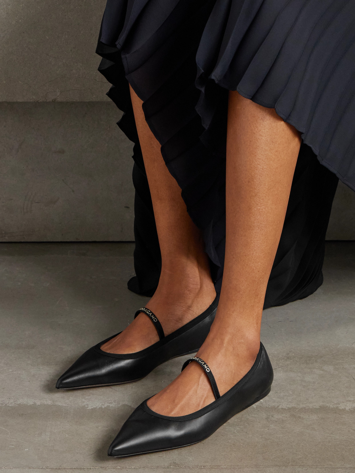 Ferragamo Carice Satin-trimmed Leather Ballet Flats In Black