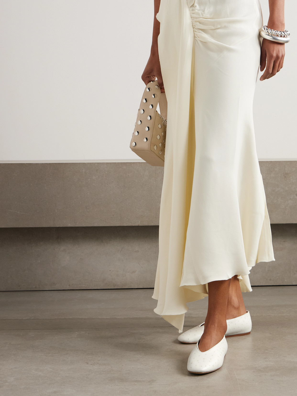Le Monde Beryl Regency Ostrich-effect Leather Ballet Flats In Ivory