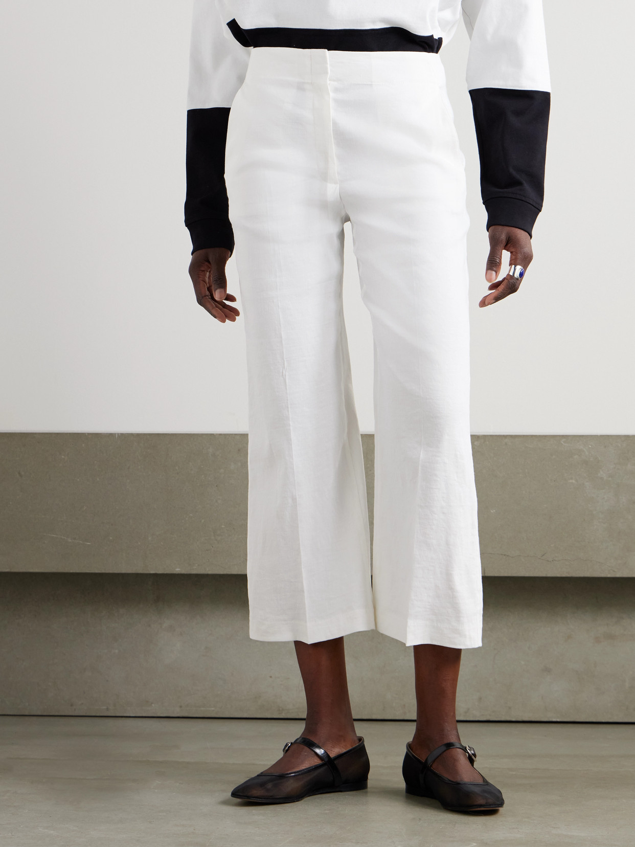 Theory Treeca Cropped Linen-blend Tapered Pants In White