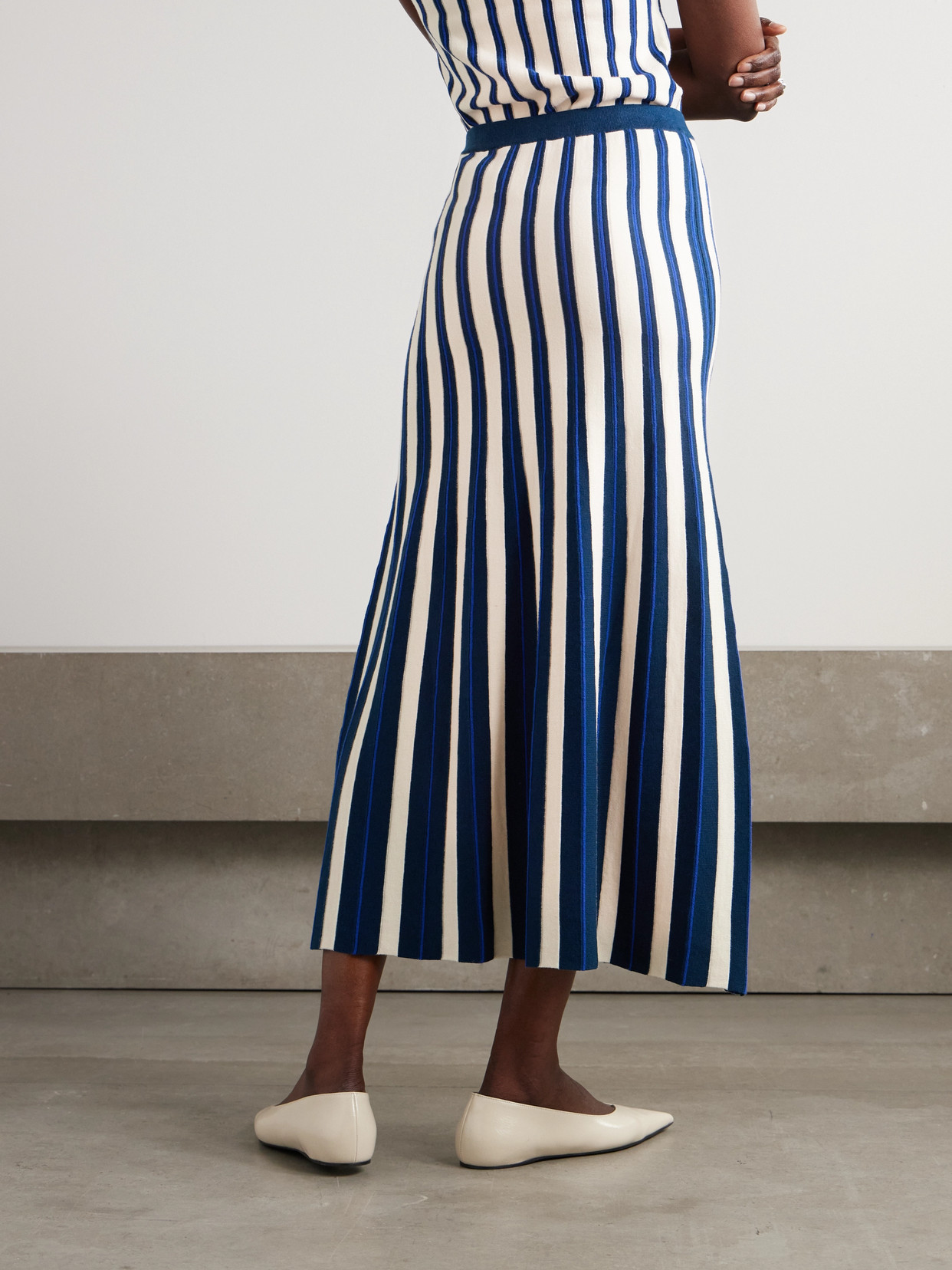 Escvdo Manglar Striped Knitted Organic Cotton Midi Skirt In Blue