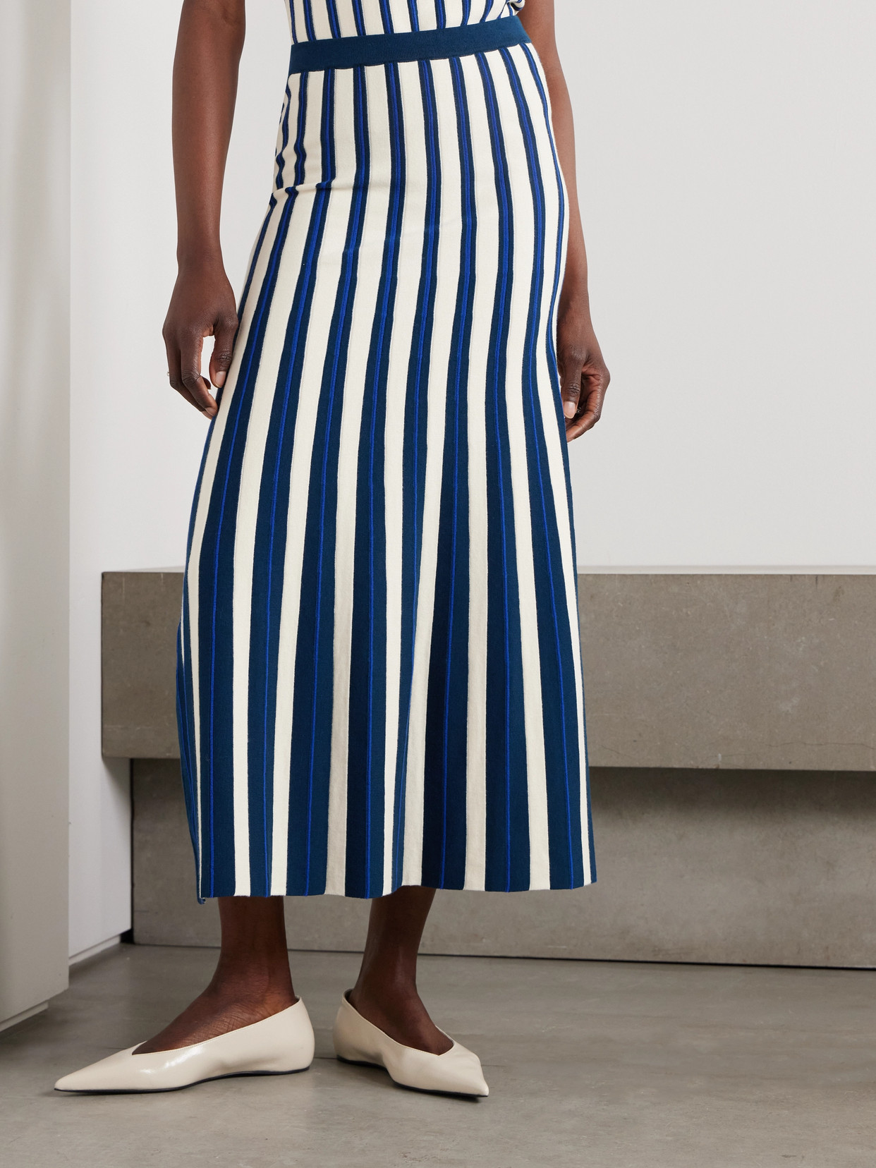 Escvdo Manglar Striped Knitted Organic Cotton Midi Skirt In Blue
