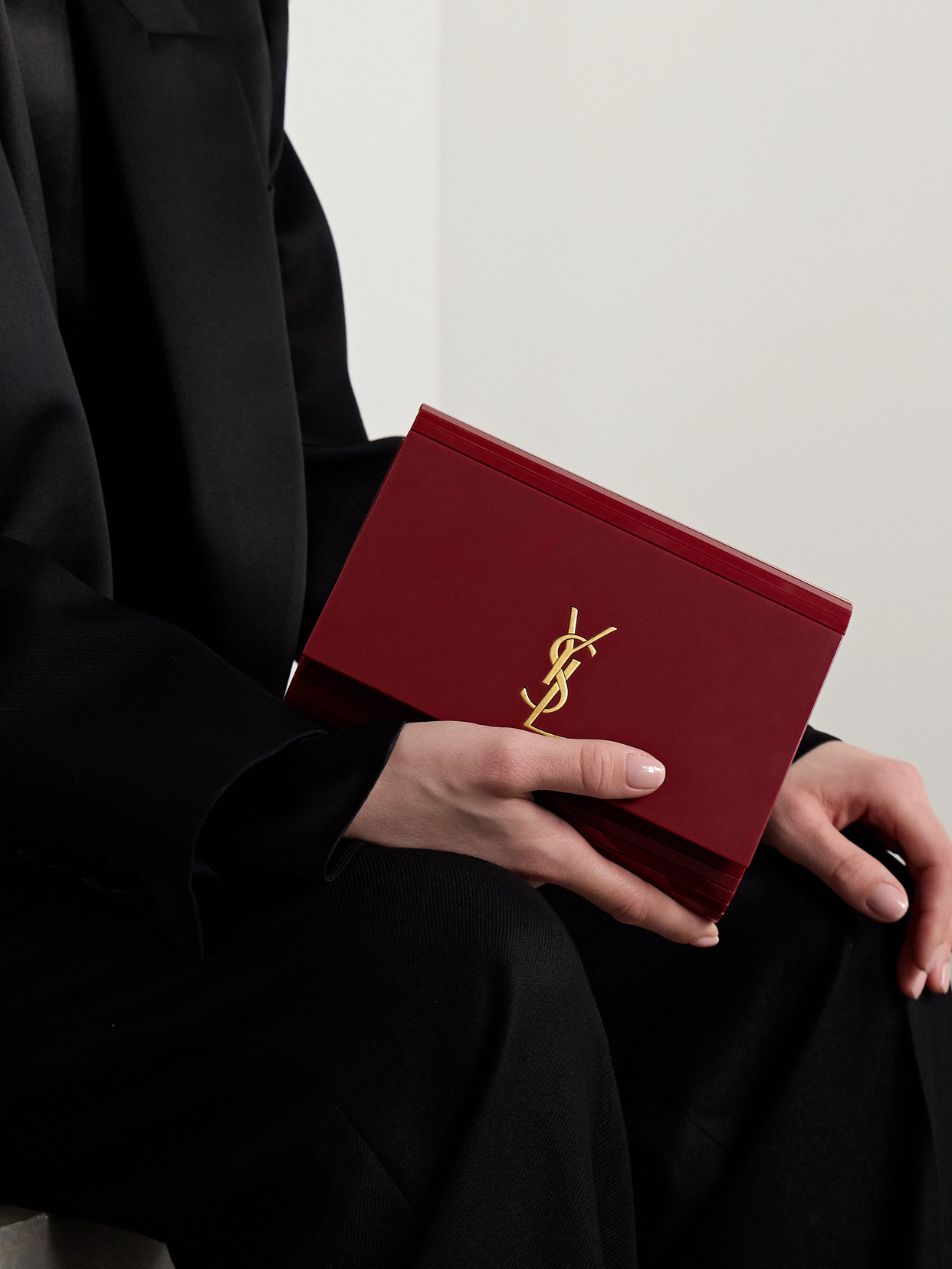 Saint Laurent Vicky Plexiglass Shoulder Bag In Burgundy
