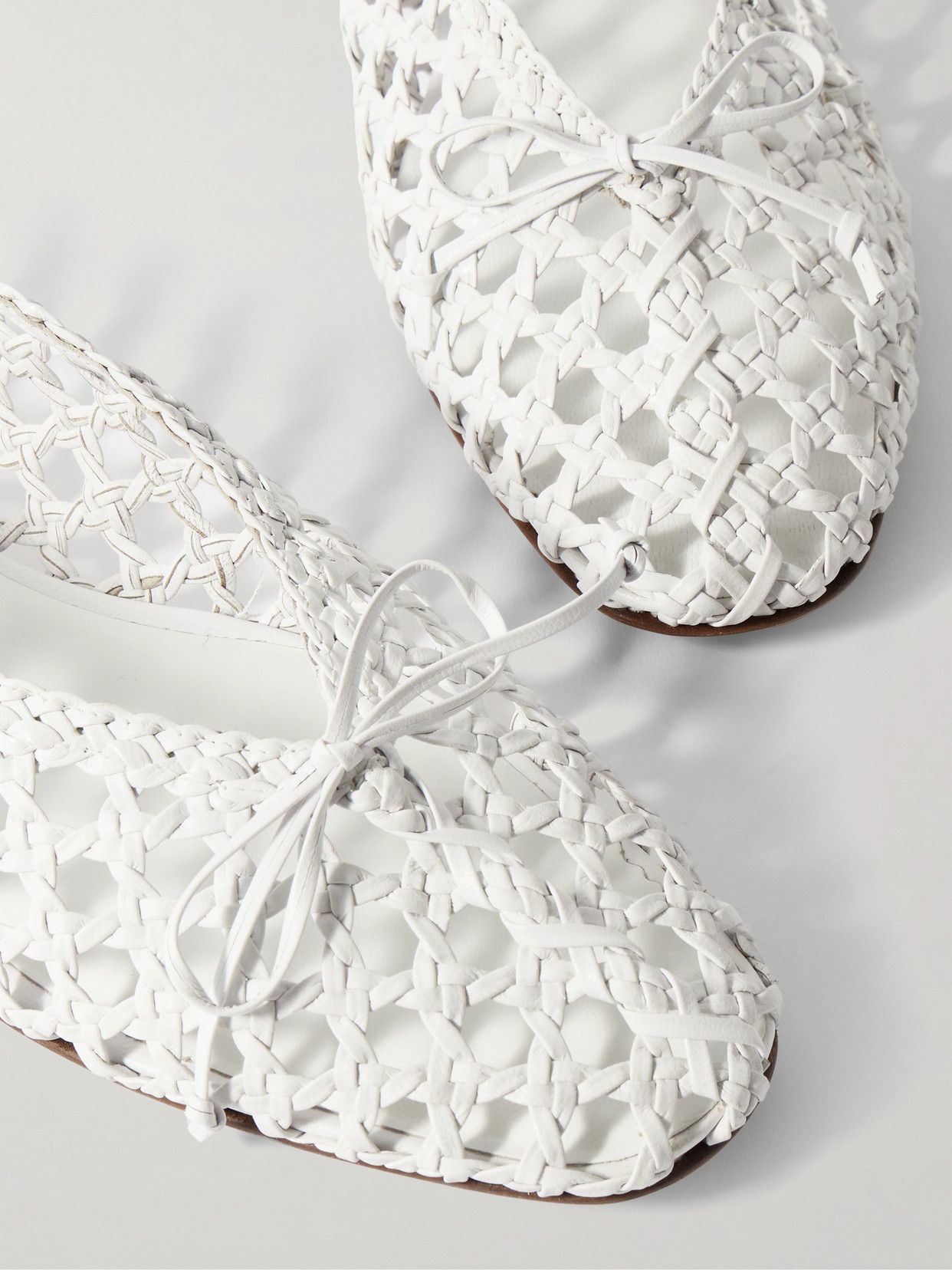 LE MONDE BERYL REGENCY BOW-EMBELLISHED WOVEN LEATHER BALLET FLATS