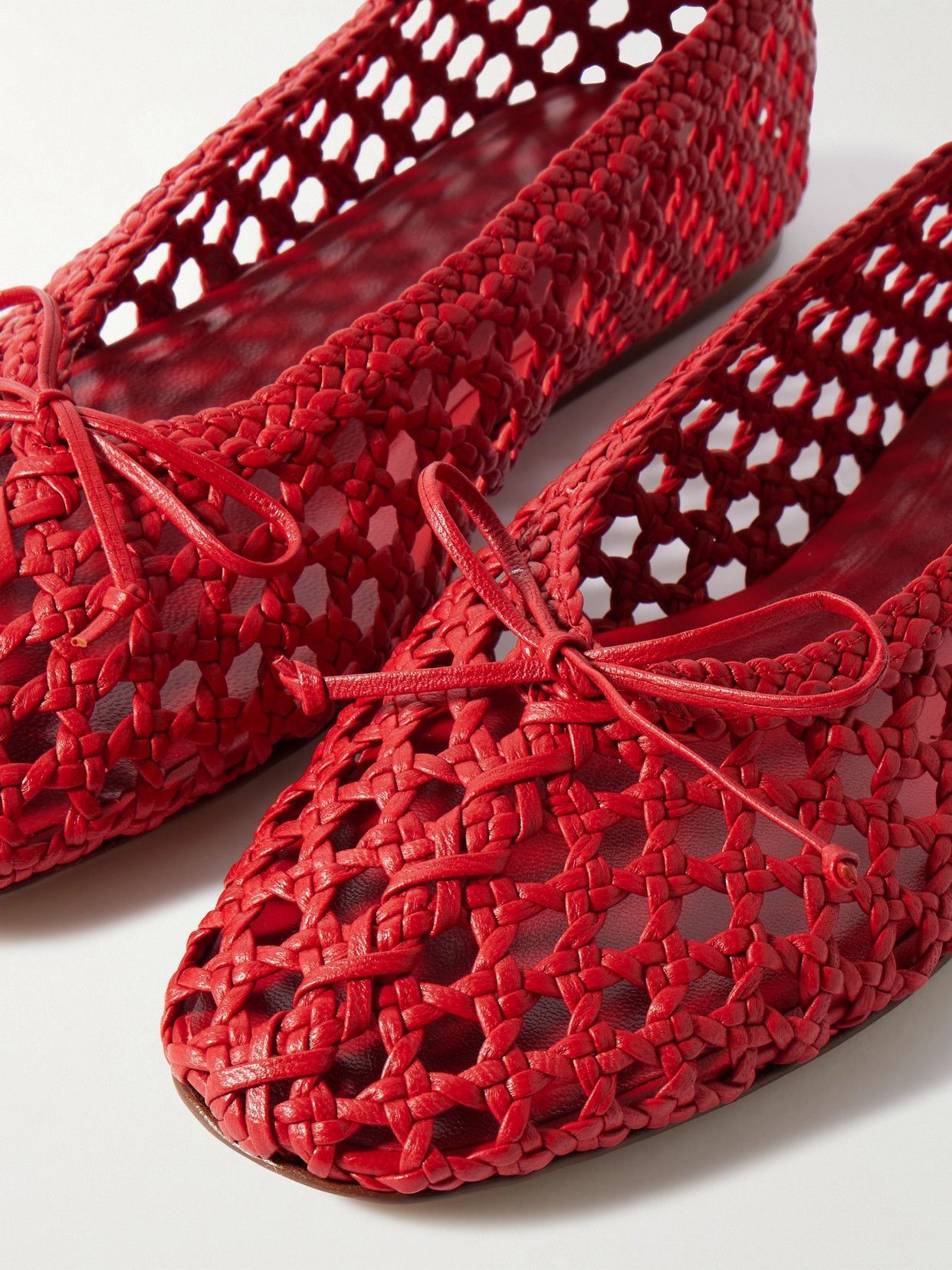 Le Monde Beryl Regency Bow-embellished Woven Leather Ballet Flats