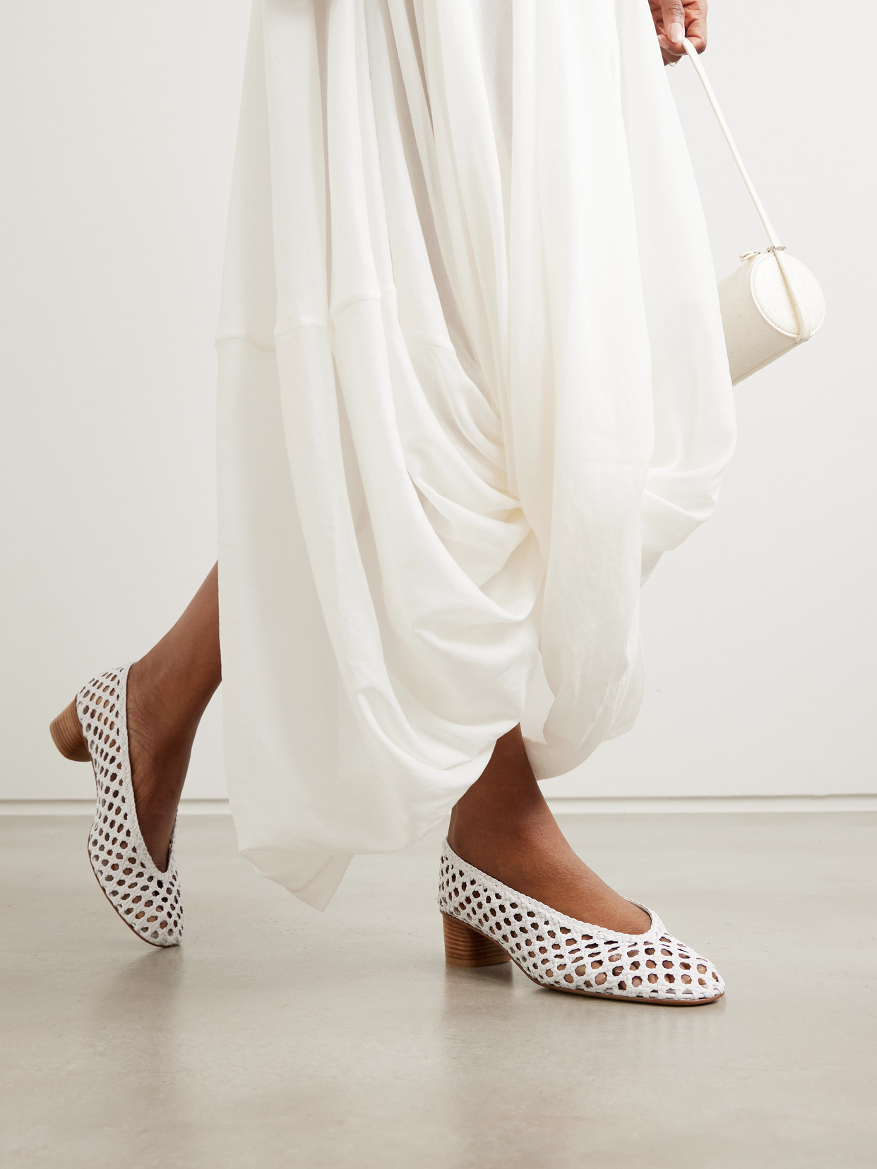 LE MONDE BERYL WOVEN LEATHER PUMPS 