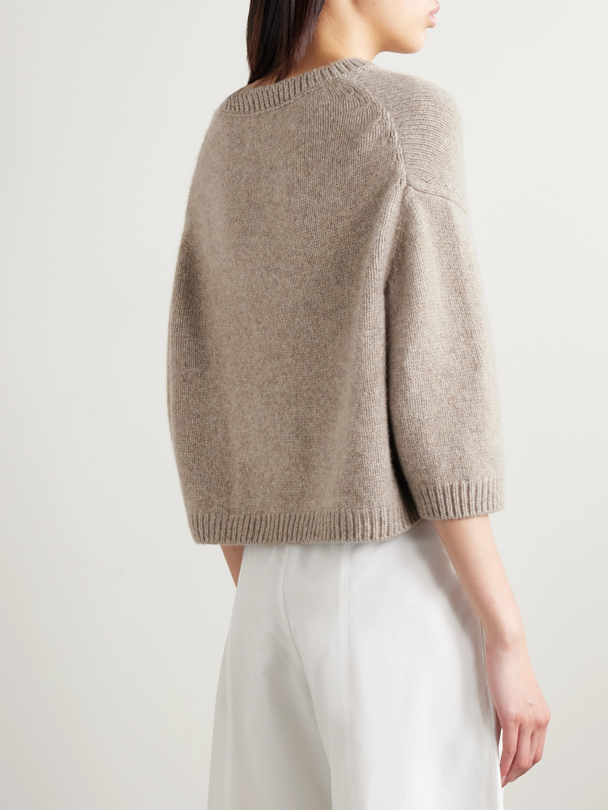 Khaite Sabina Cashmere Elbow-sleeve Boxy Sweater In Neutral