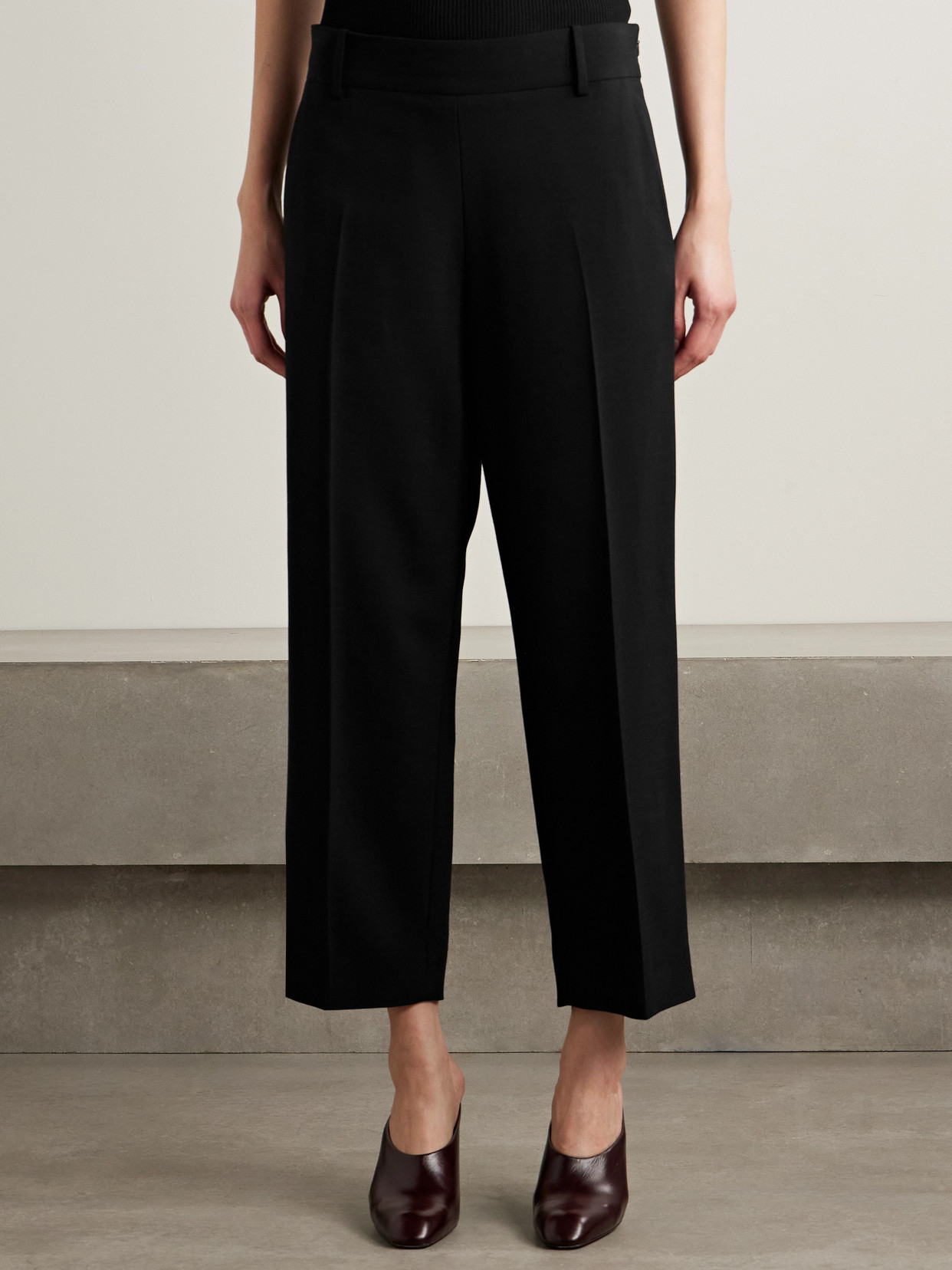 Khaite Callen Crepe Straight-leg Pants In Black