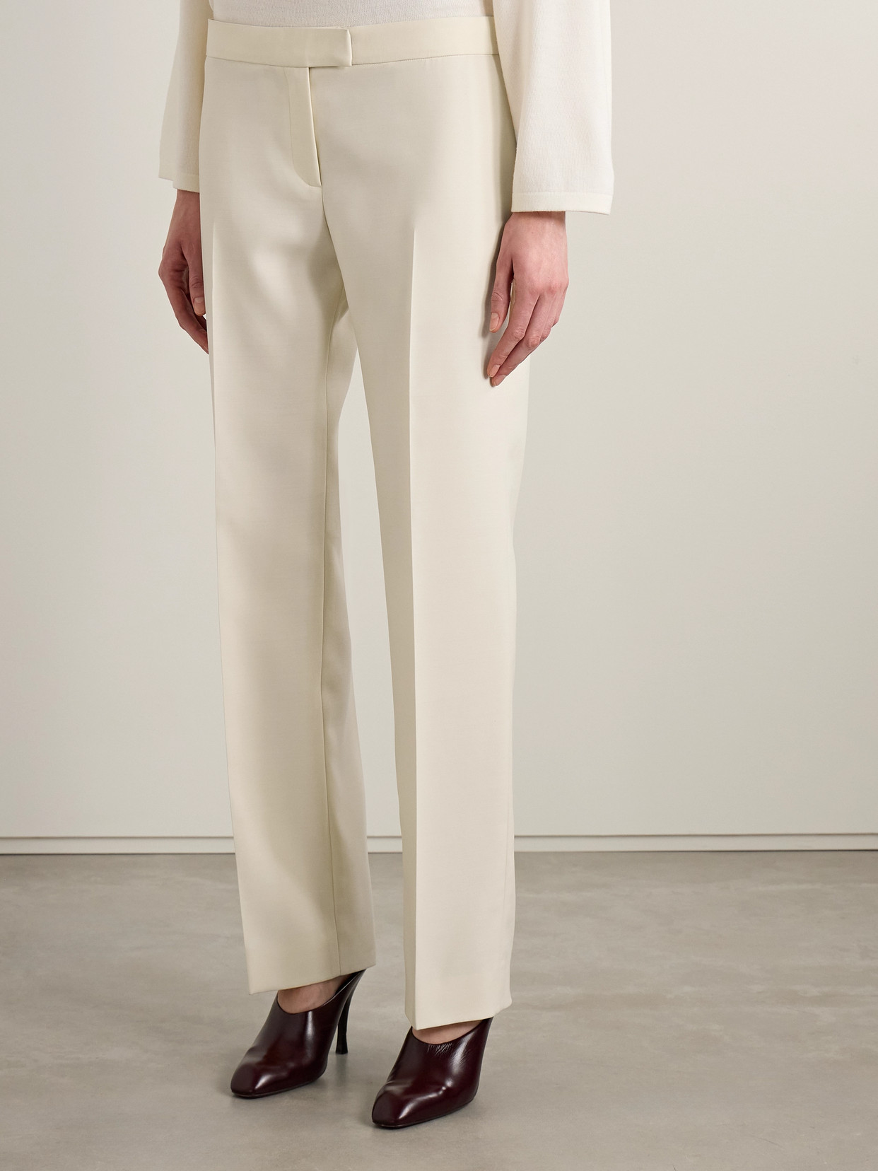 Khaite Callen Wool And Silk-blend Crepe Straight-leg Pants In Gold