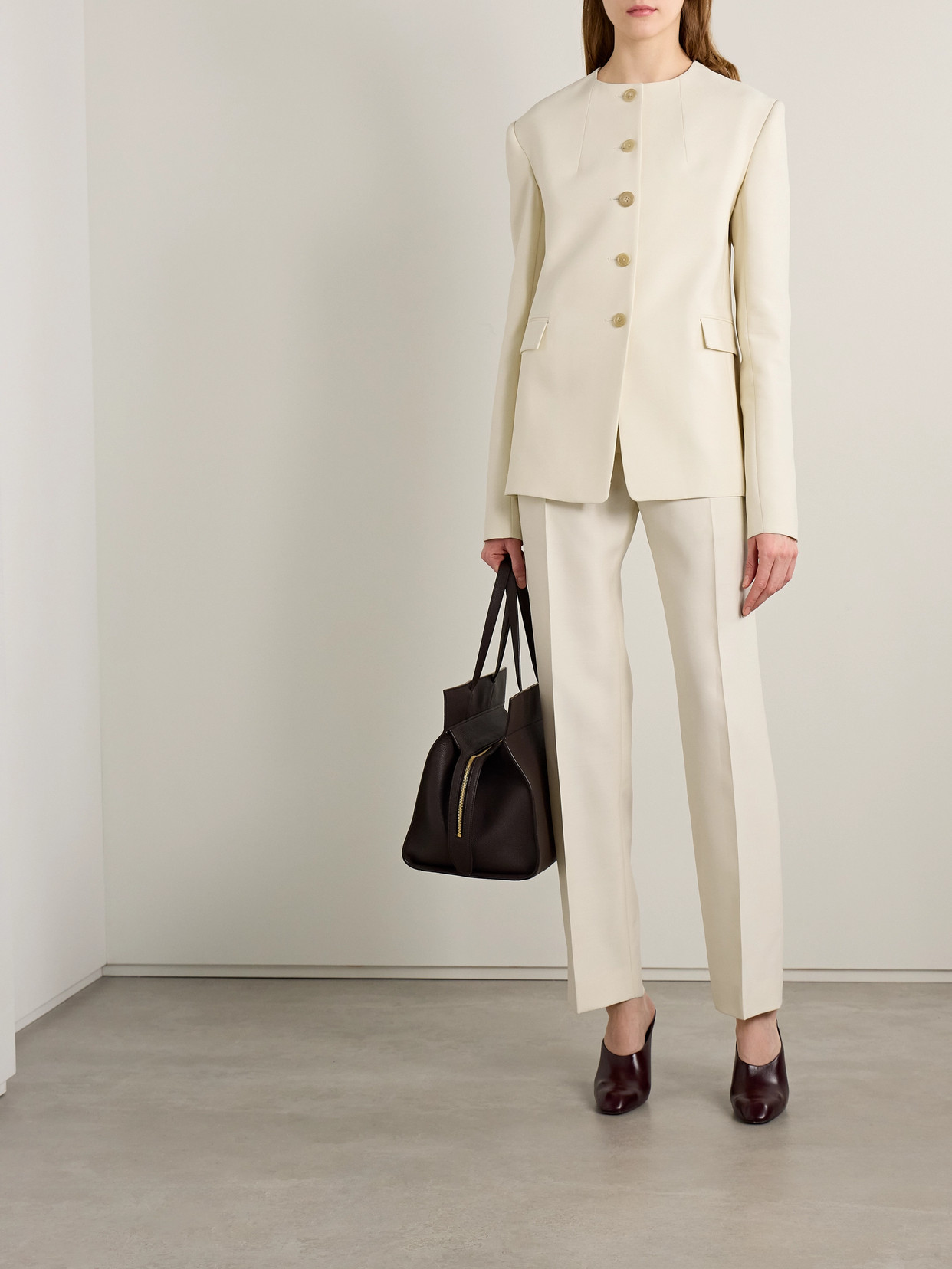 Khaite Callen Wool And Silk-blend Crepe Straight-leg Pants In Gold