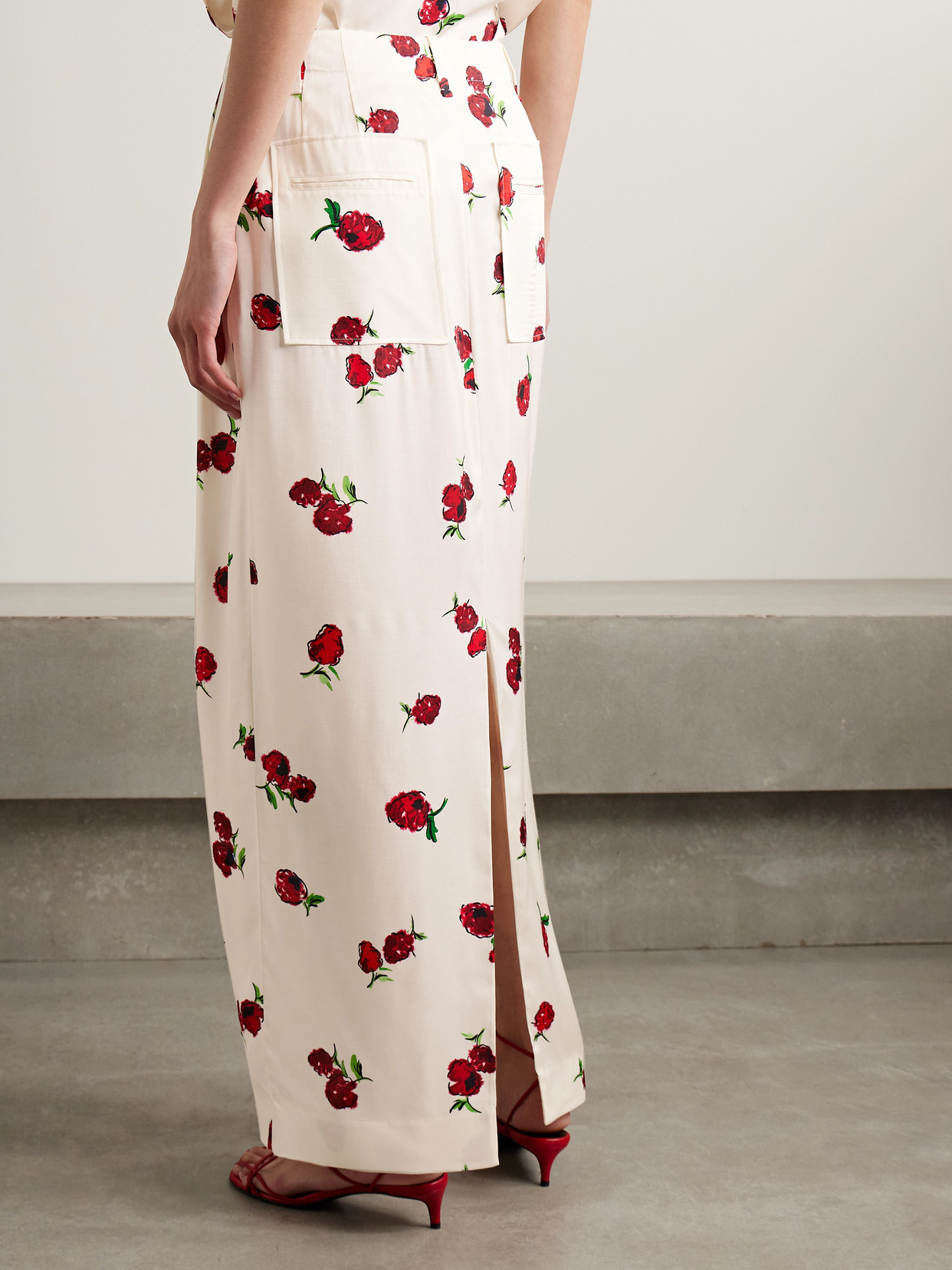 Khaite Lucian Pleated Silk-twill Maxi Skirt In Neutral