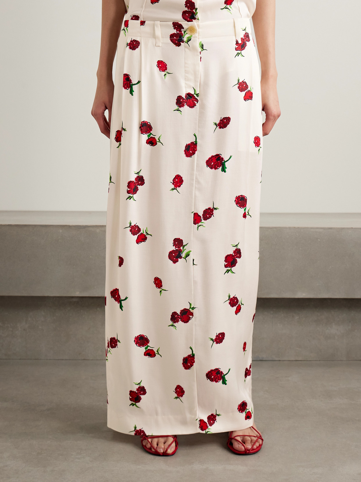 Khaite Lucian Pleated Silk-twill Maxi Skirt In Neutral