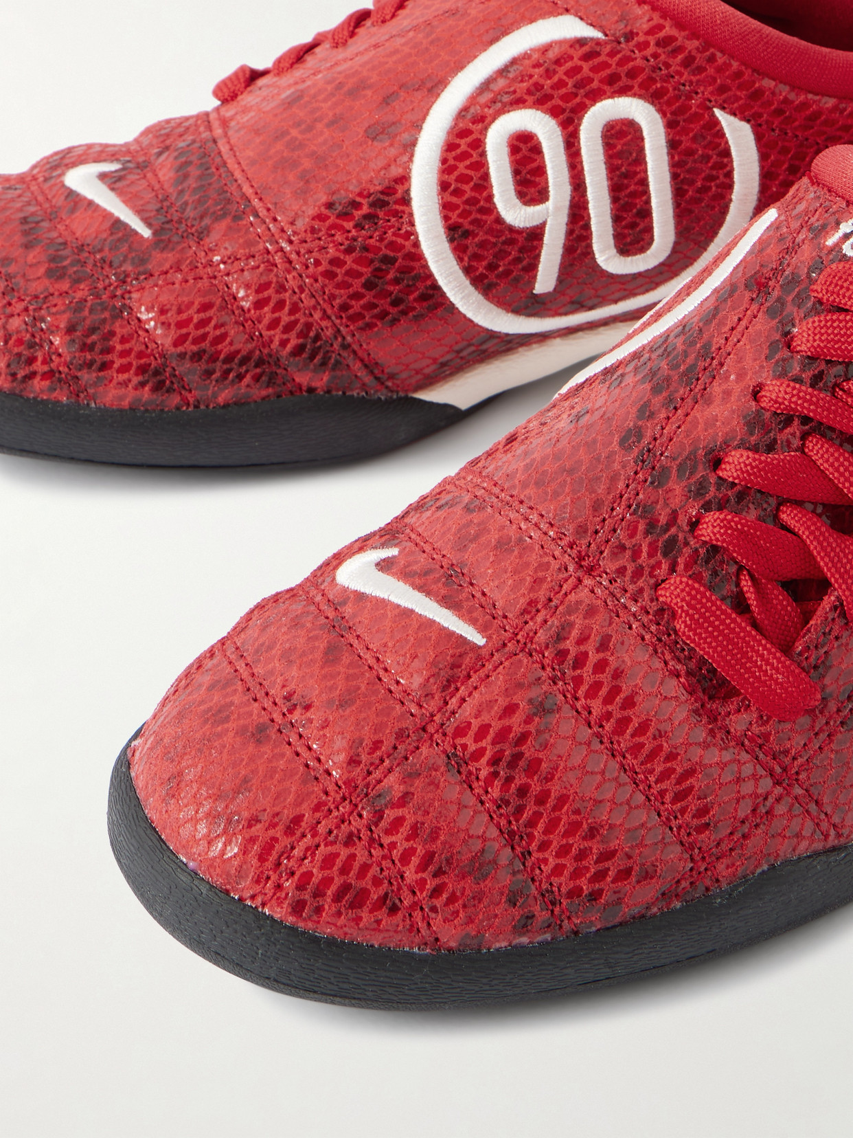Total 90 Se Embroidered Snake-Effect Sneakers