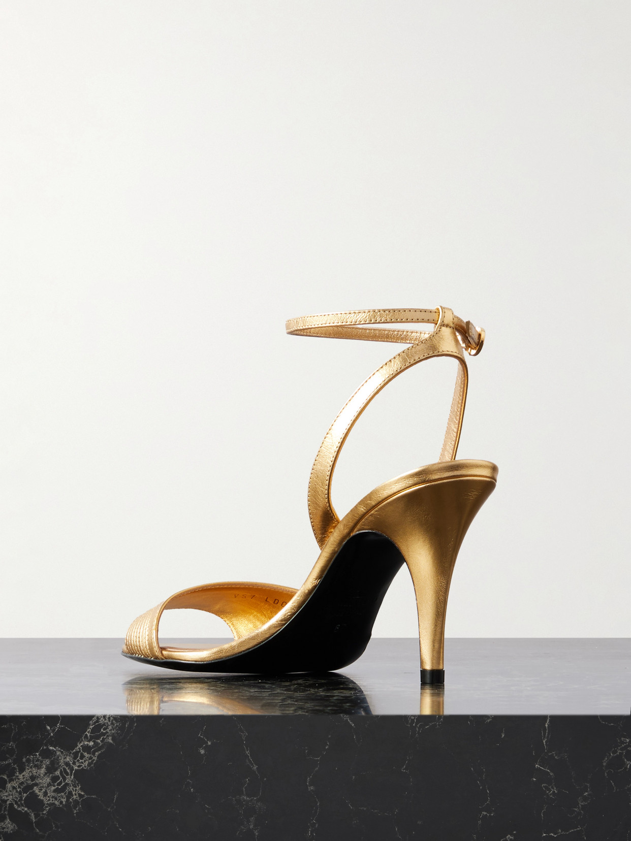 Valentino Garavani Ladycrush Sandal In Laminated Calfskin 85mm In Gold