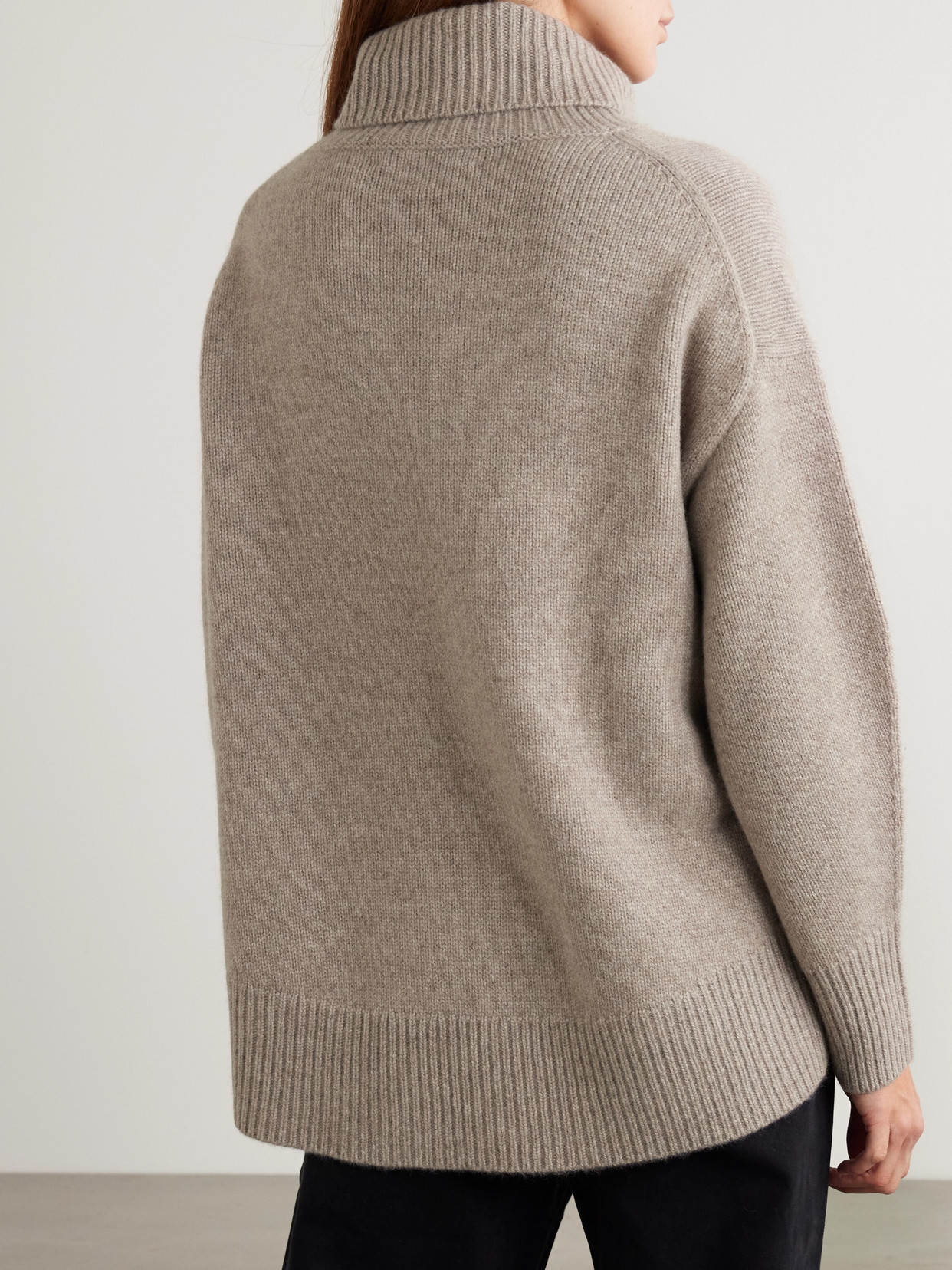 World'S End Oversized Cashmere Turtleneck Sweater