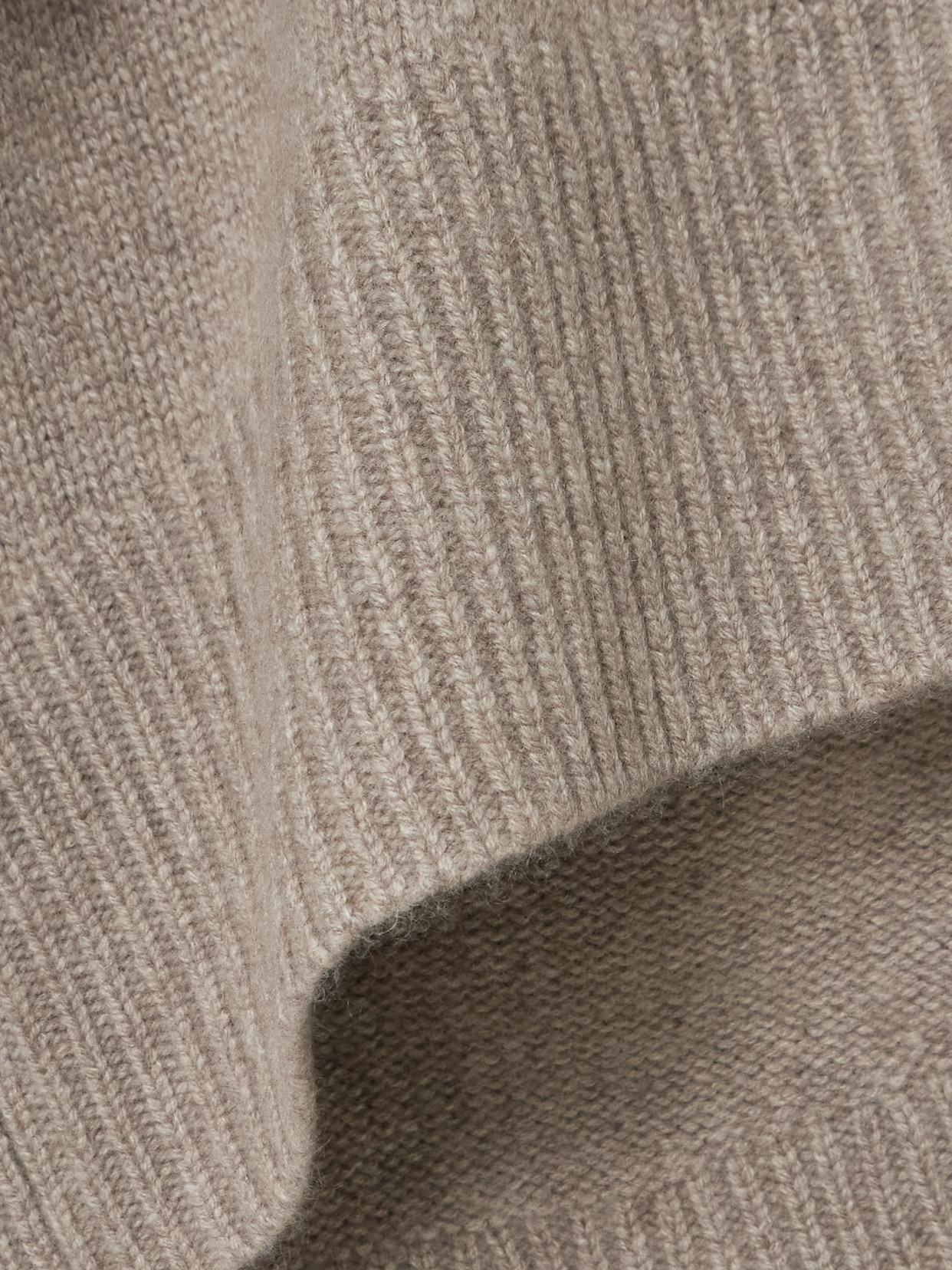 World'S End Oversized Cashmere Turtleneck Sweater