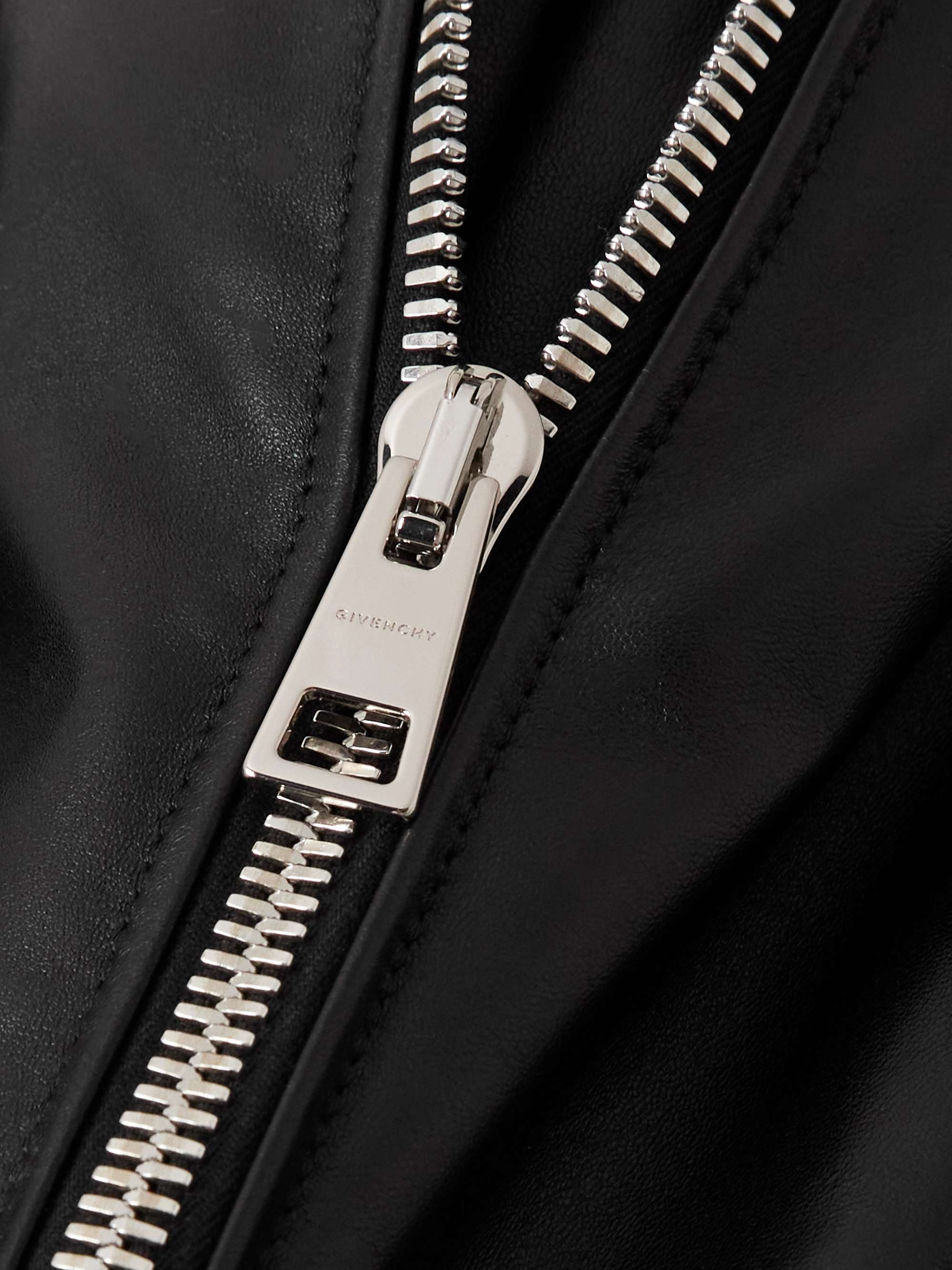 GIVENCHY 