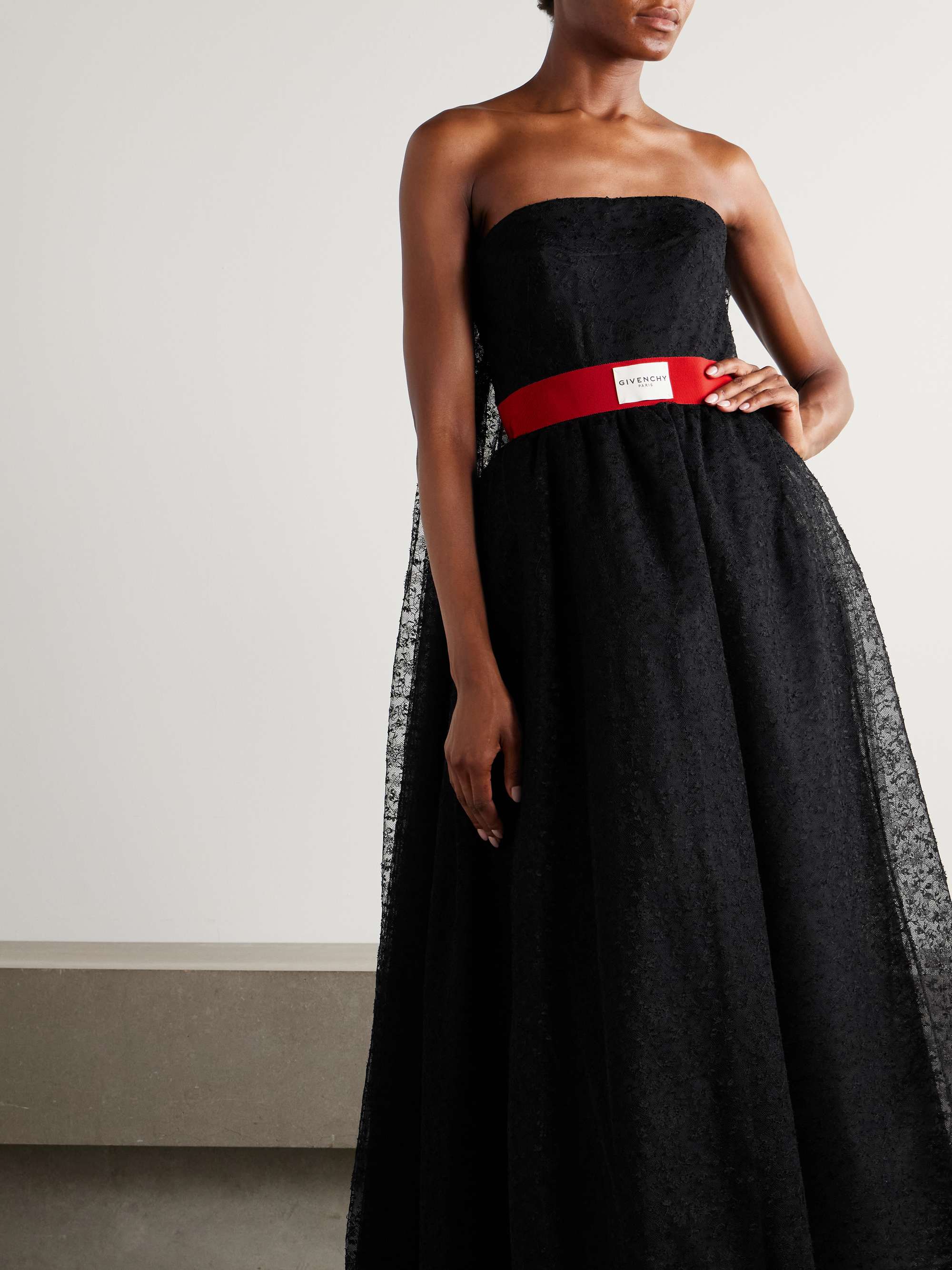 GIVENCHY 