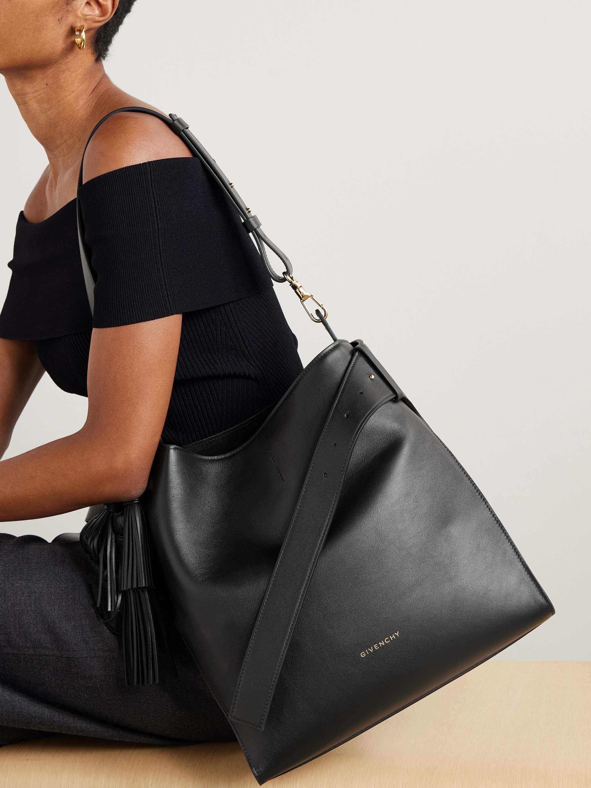 GIVENCHY 