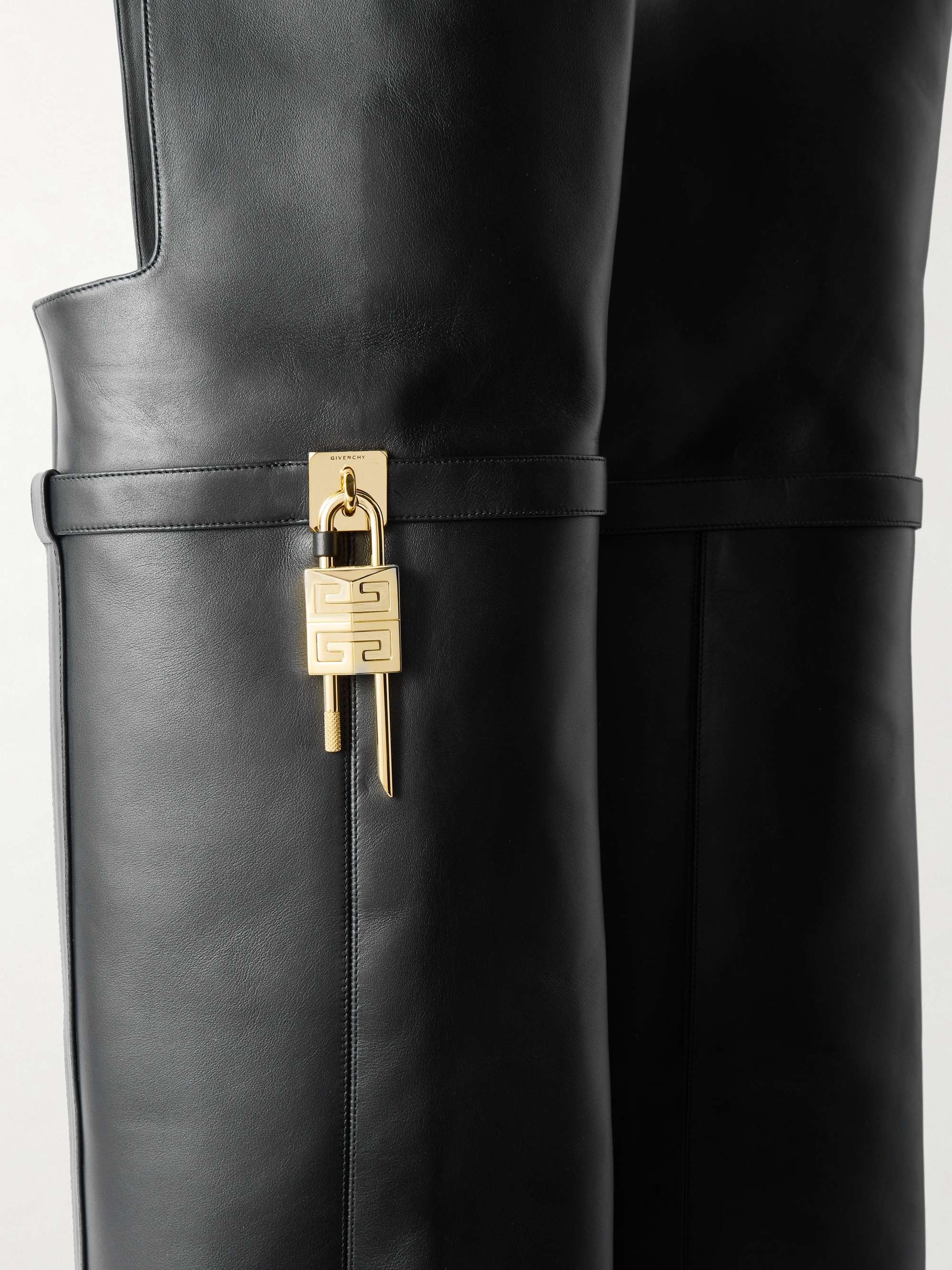 GIVENCHY 