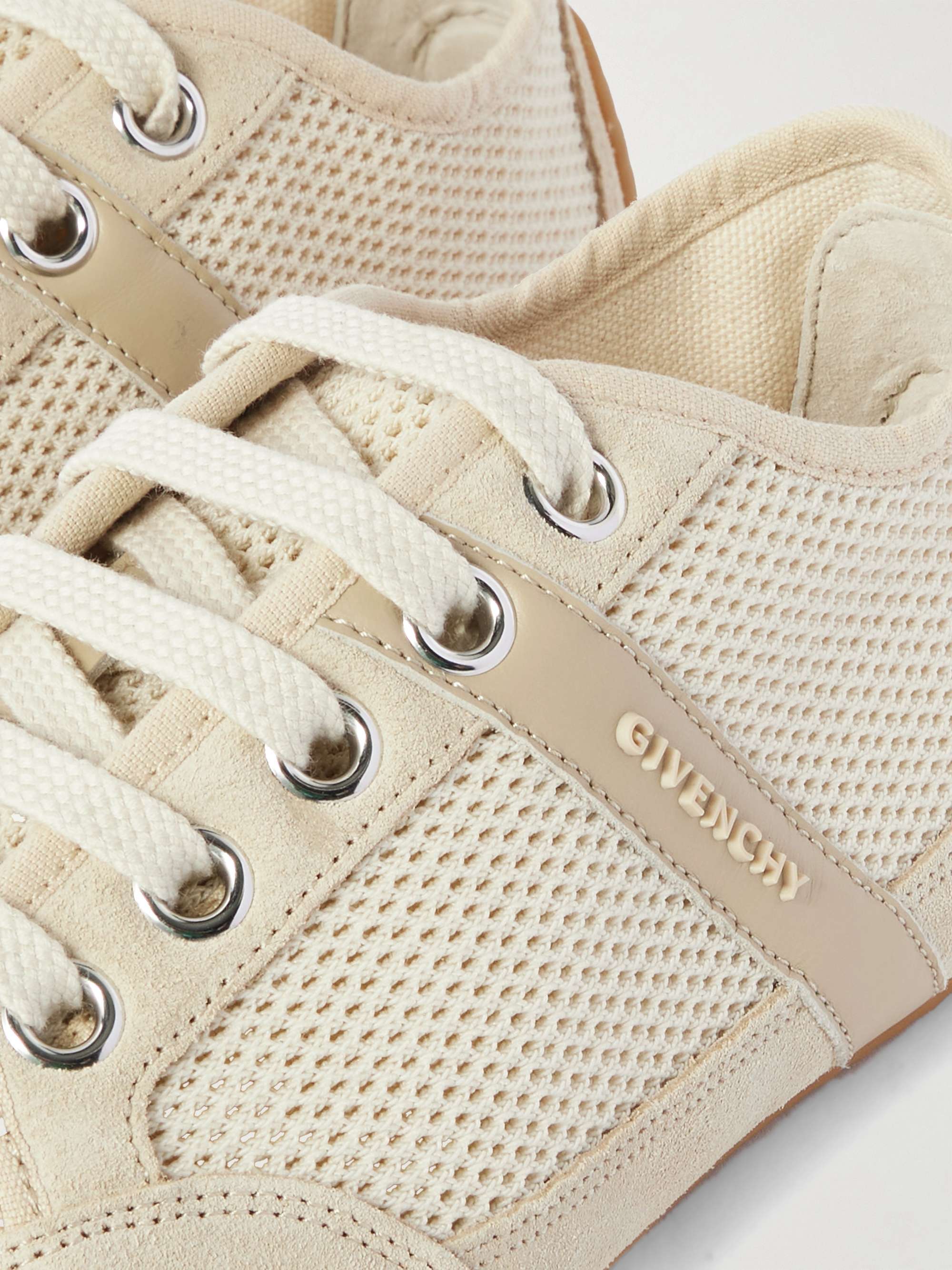 GIVENCHY 