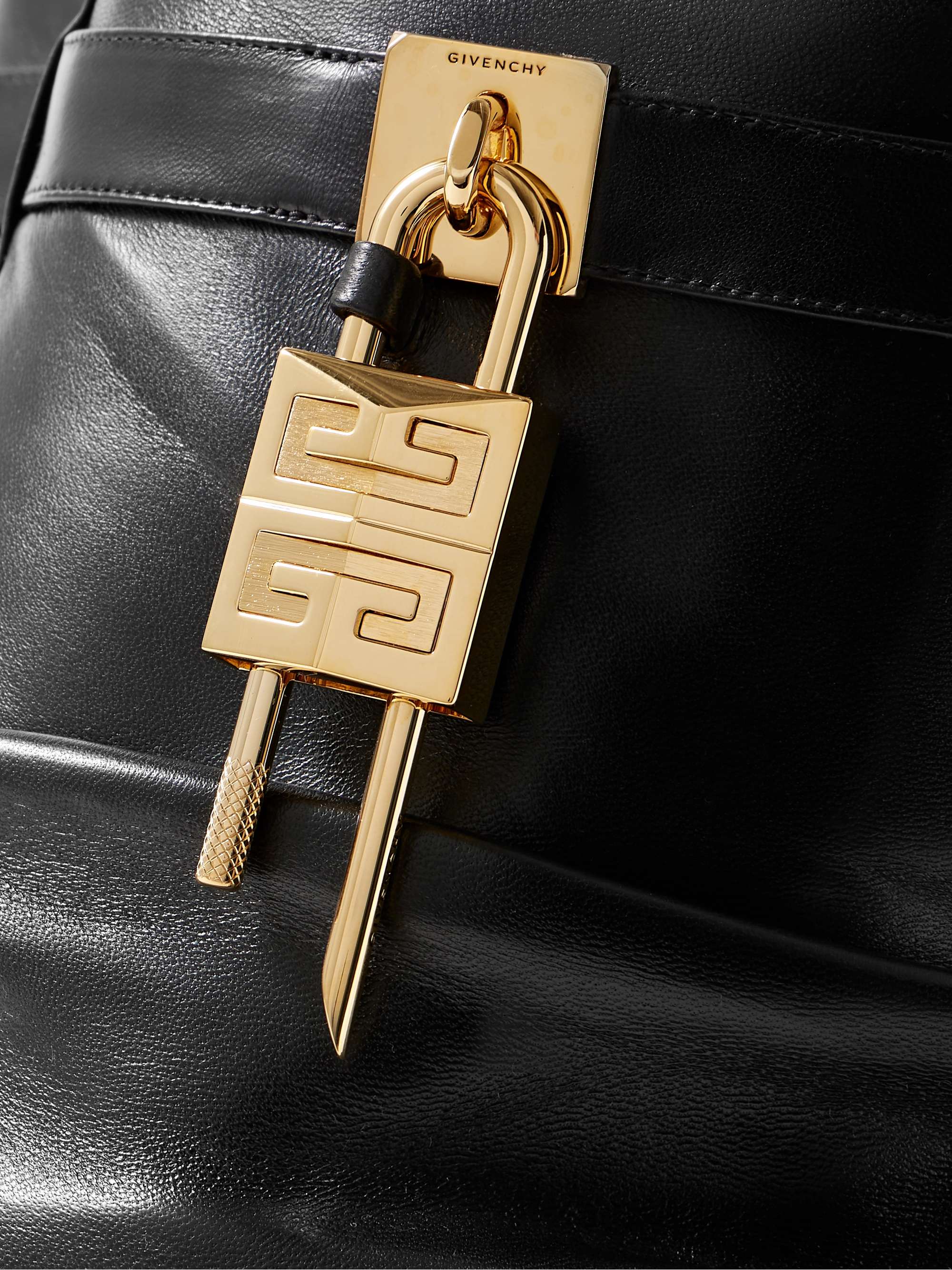 GIVENCHY 