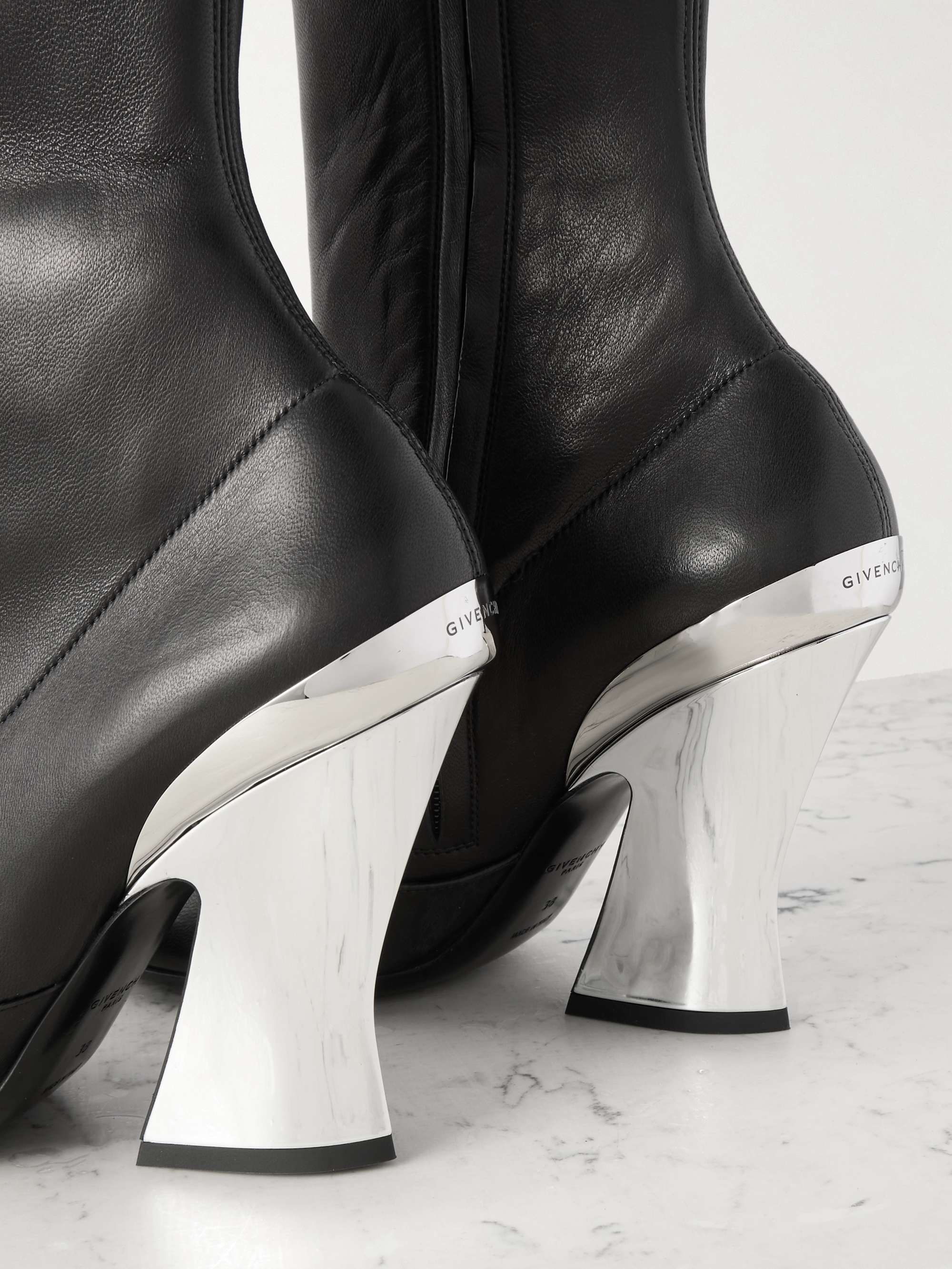 GIVENCHY 