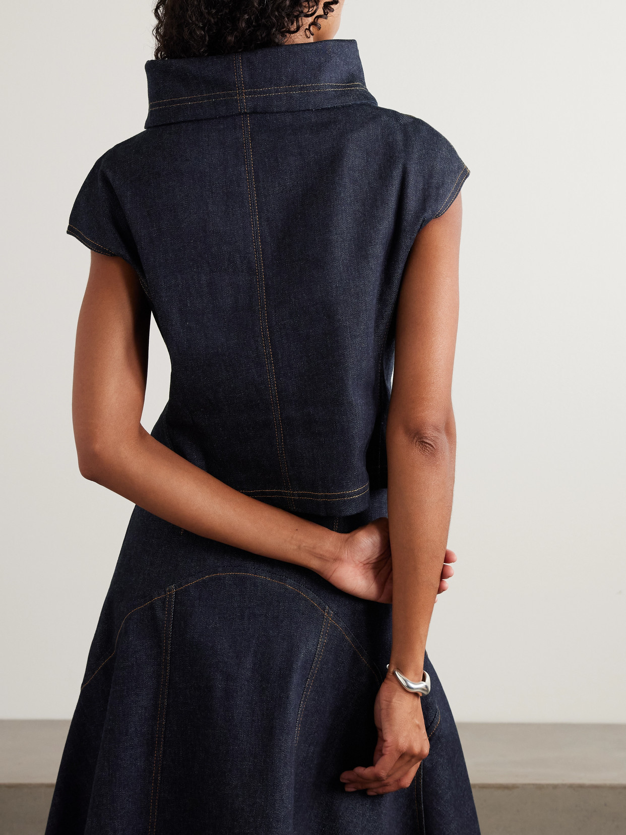 Jacquemus Zip-front Asymmetrical Top In Black