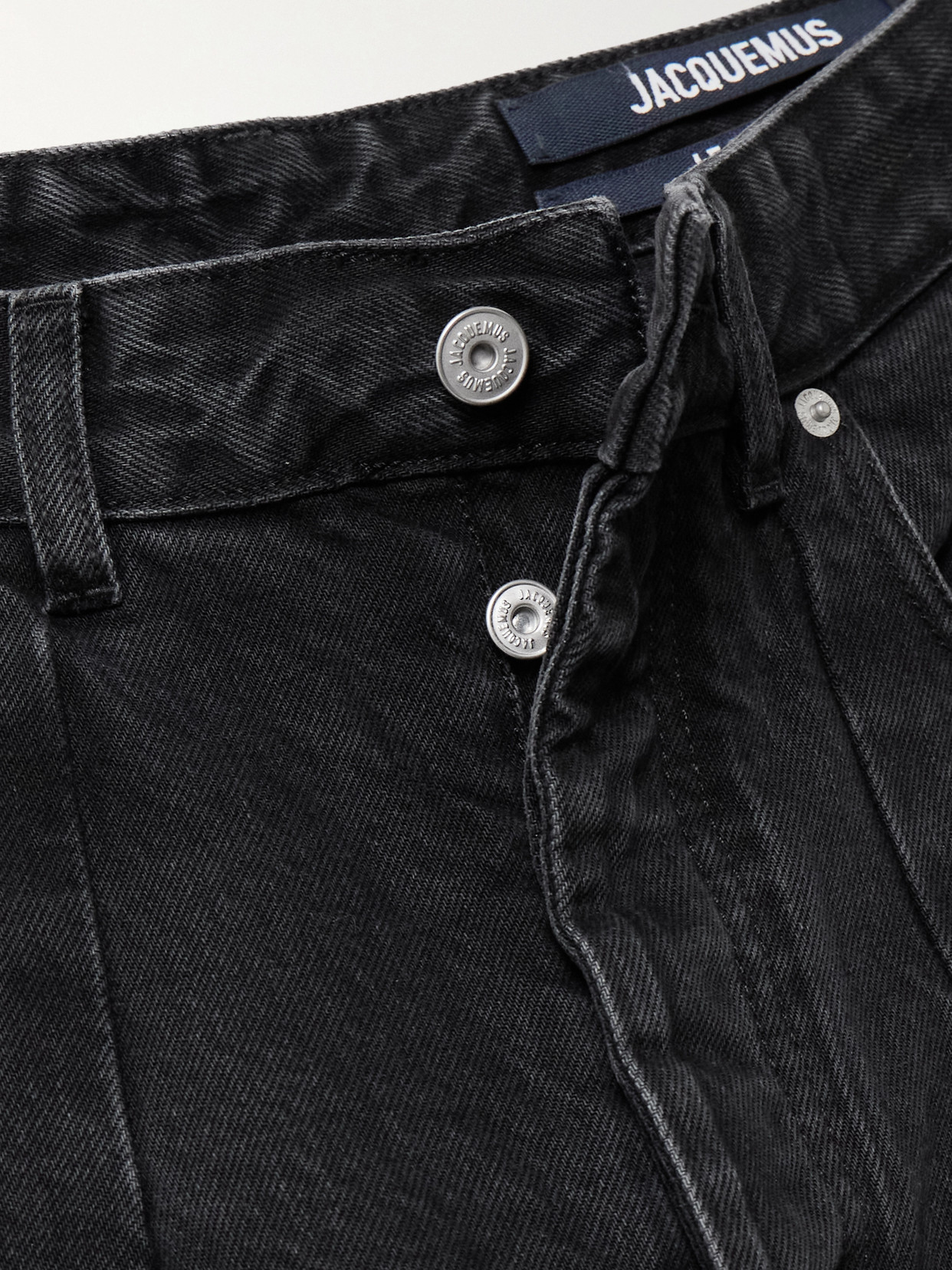 Jacquemus The Ovalo De-nîmes Pleated High-rise Barrel-leg Jeans In Black