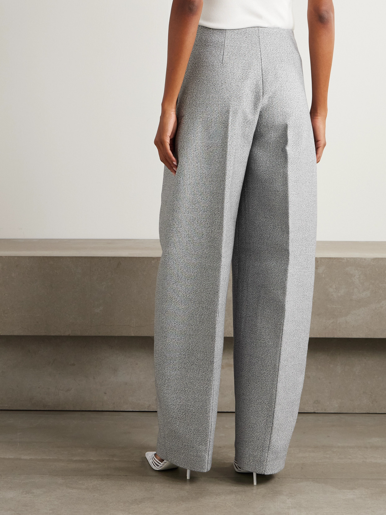 Jacquemus The Curvo Pleated Wool And Cotton-blend Barrel-leg Pants In Gray