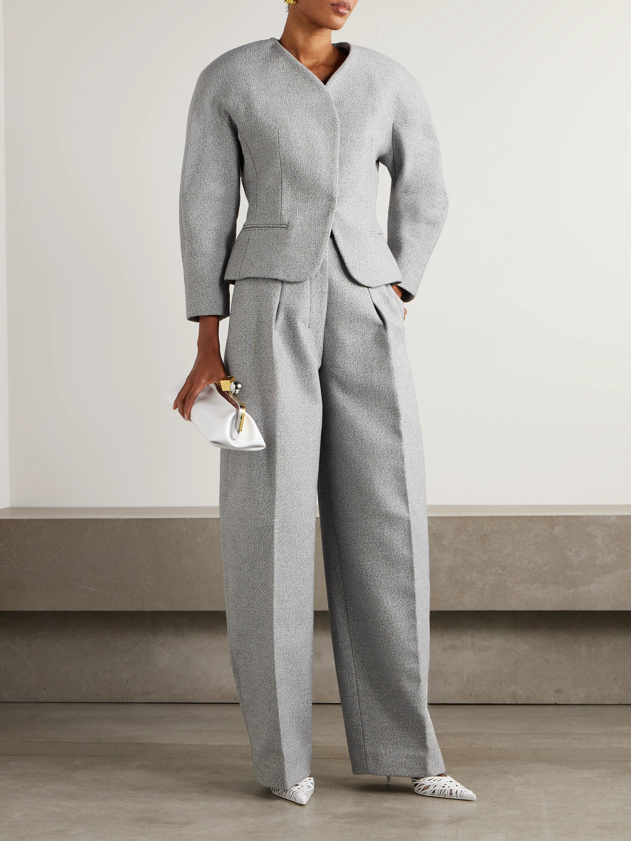 Jacquemus The Curvo Pleated Wool And Cotton-blend Barrel-leg Pants In Gray