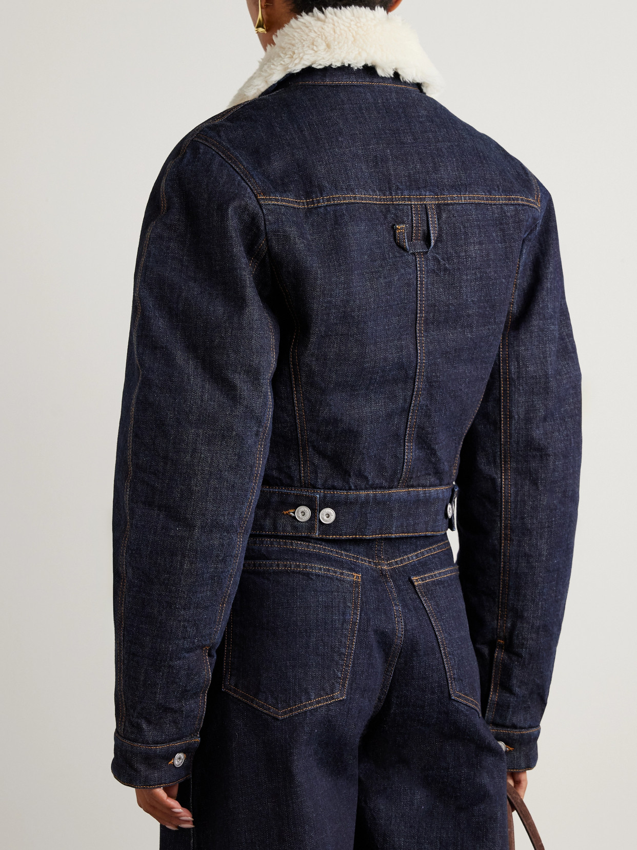 Jacquemus The Ovalo Fleece-trimmed Raw Denim Jacket In Blue